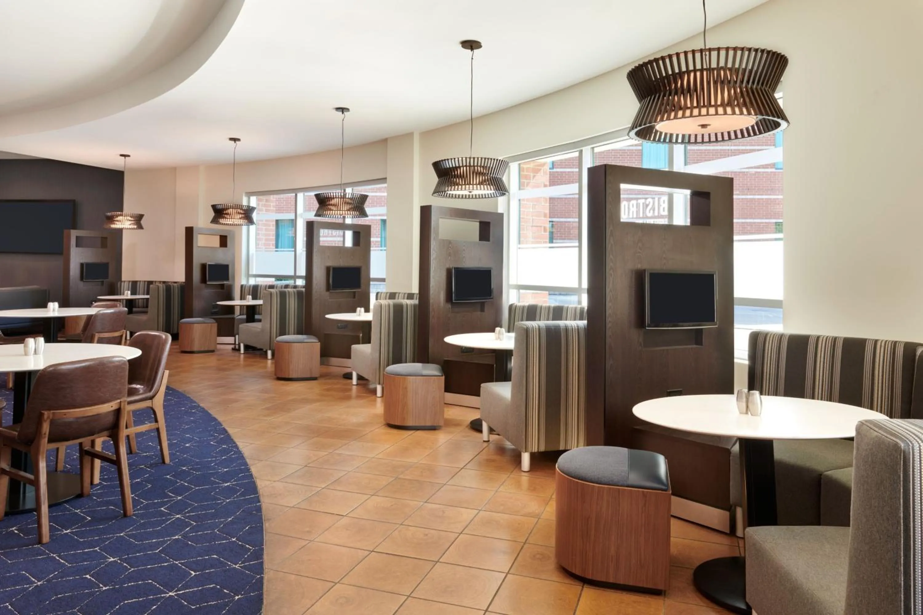 Restaurant/places to eat in Courtyard by Marriott Ottawa East
