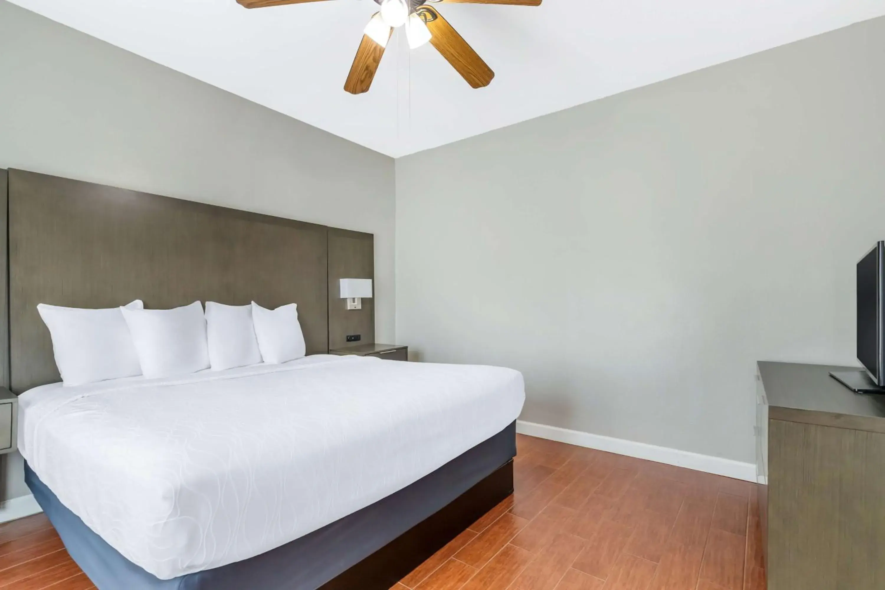 Photo of the whole room, Bed in Best Western Port Lavaca Inn Photo of the whole room, Bed in Best Western Port Lavaca Inn