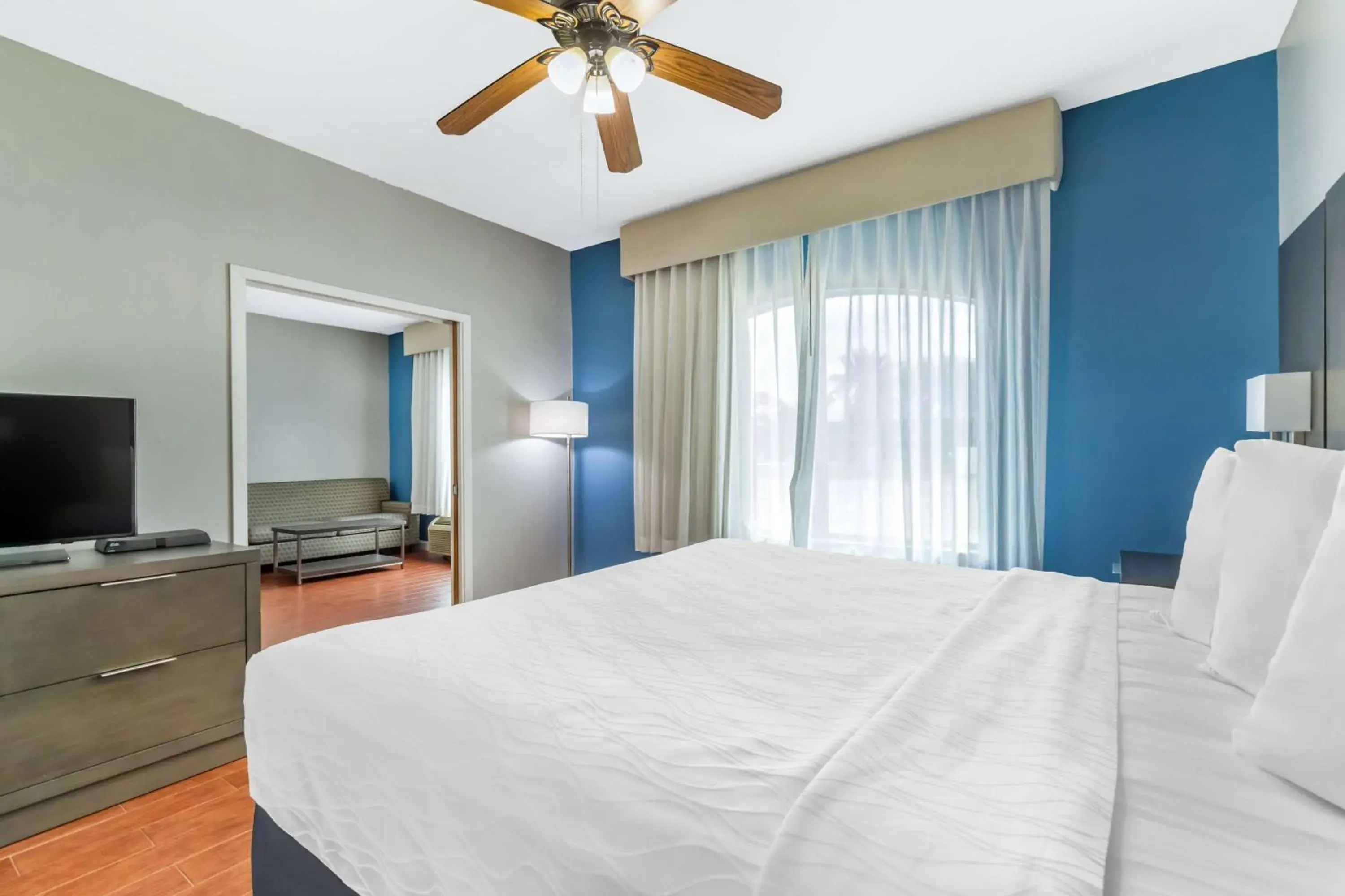 Photo of the whole room, Bed in Best Western Port Lavaca Inn Photo of the whole room, Bed in Best Western Port Lavaca Inn