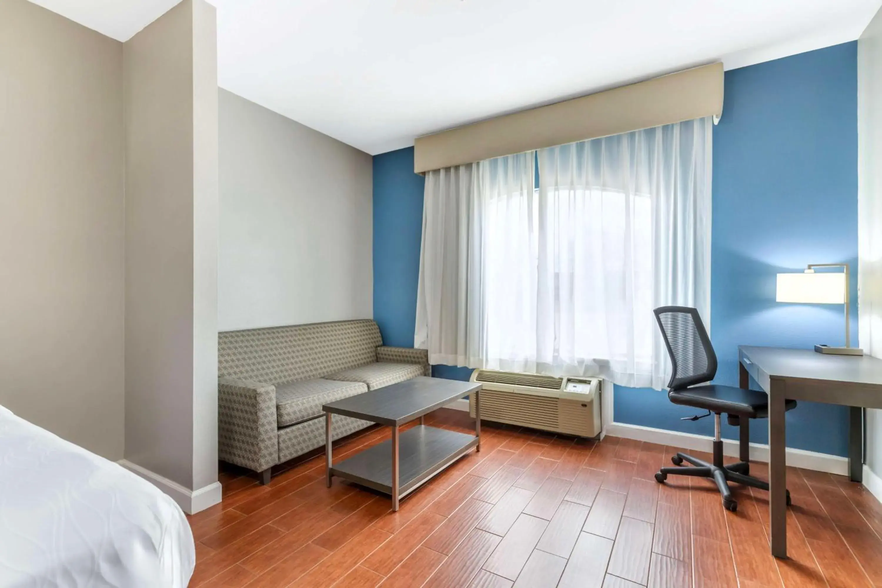 Photo of the whole room, Bed in Best Western Port Lavaca Inn Photo of the whole room, Bed in Best Western Port Lavaca Inn