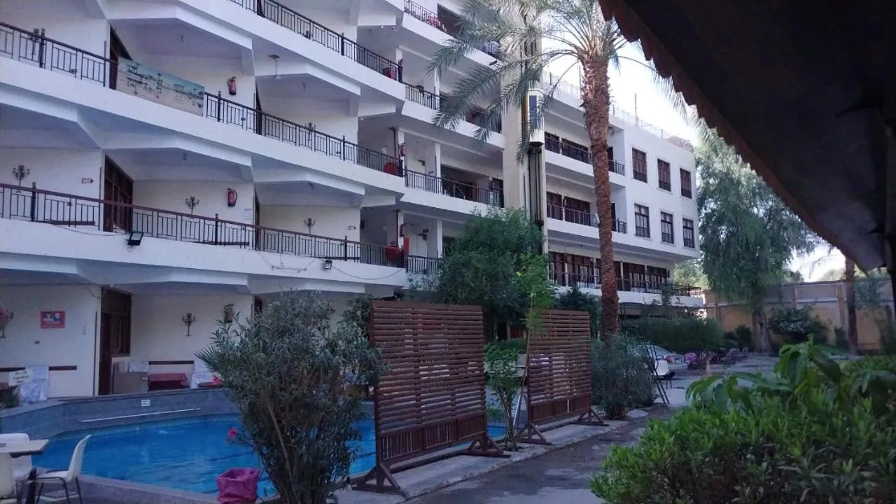 Rezeiky Hotel & Camp