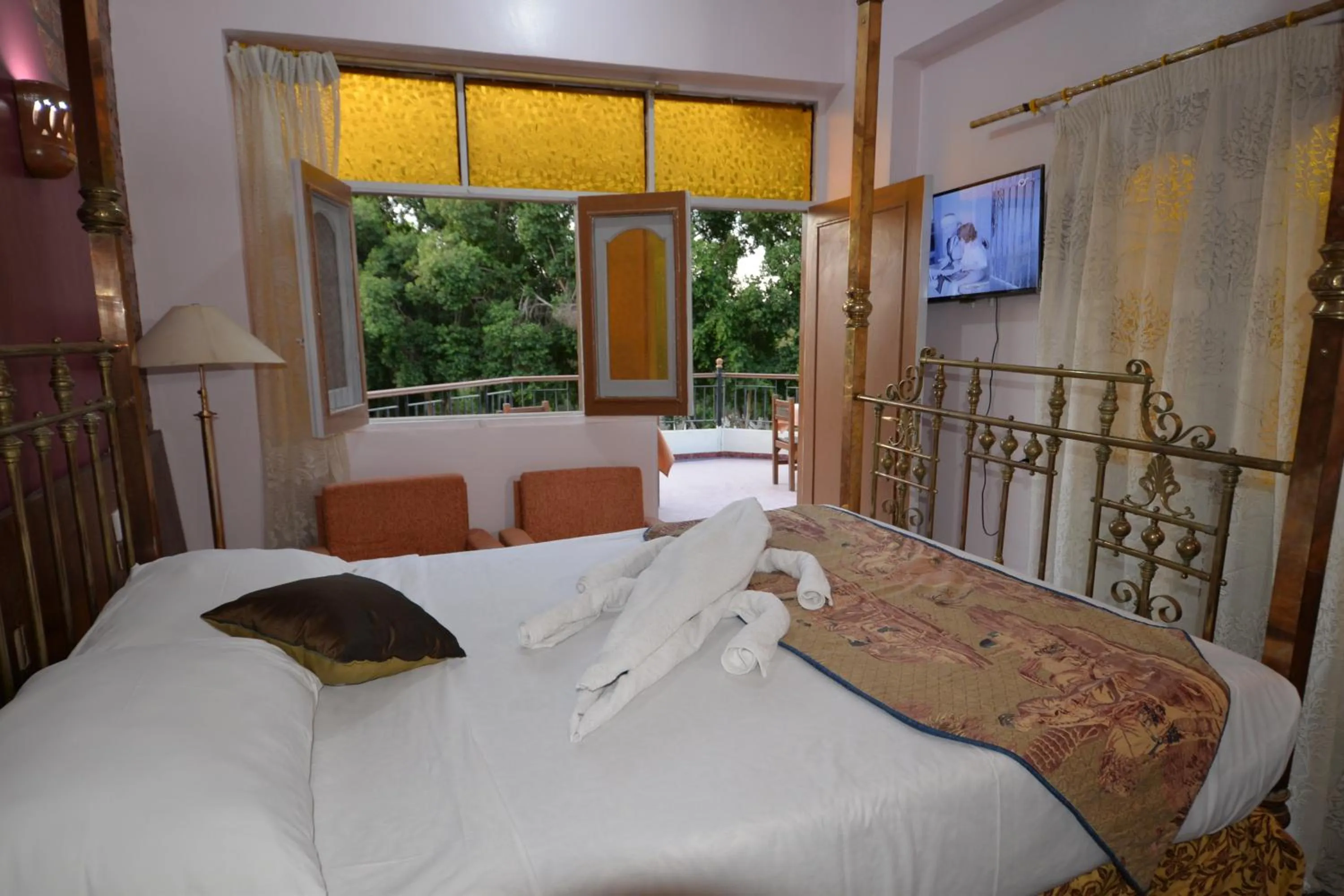 Bed in Rezeiky Hotel & Camp