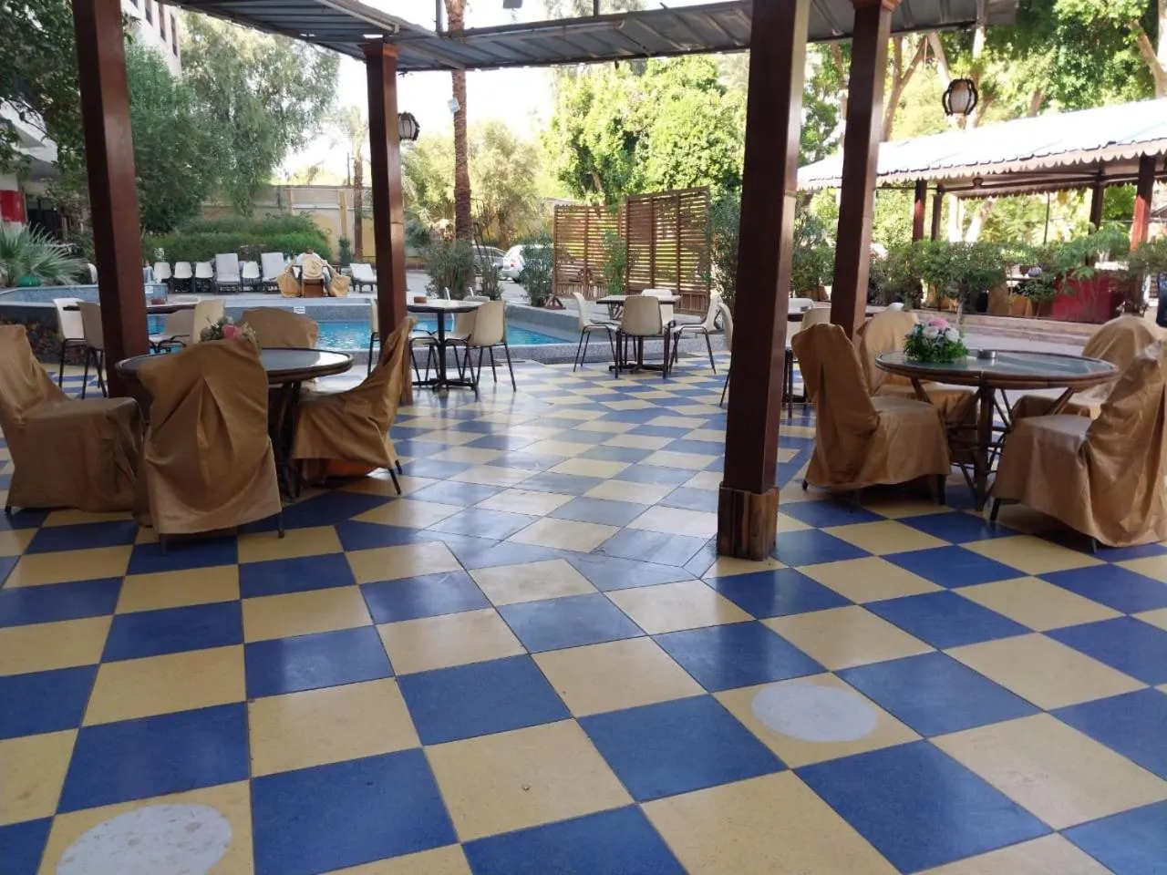 Rezeiky Hotel & Camp