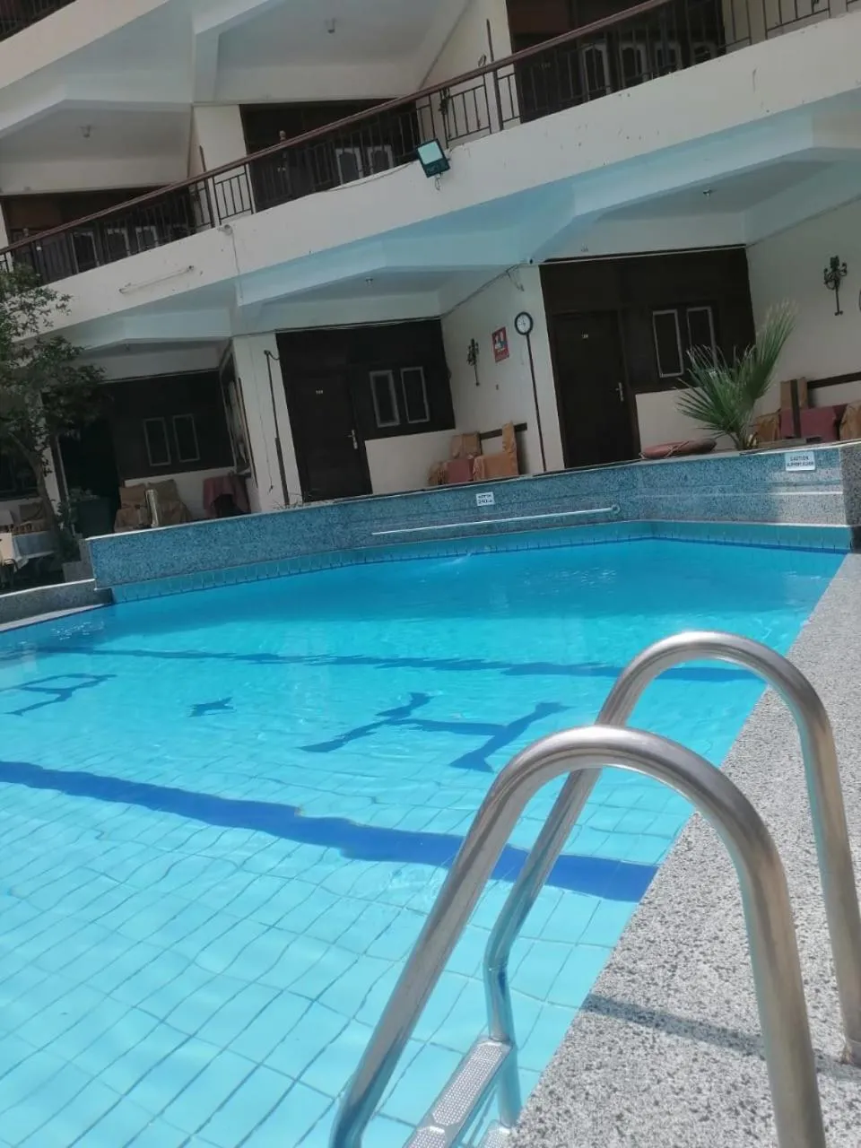 Rezeiky Hotel & Camp