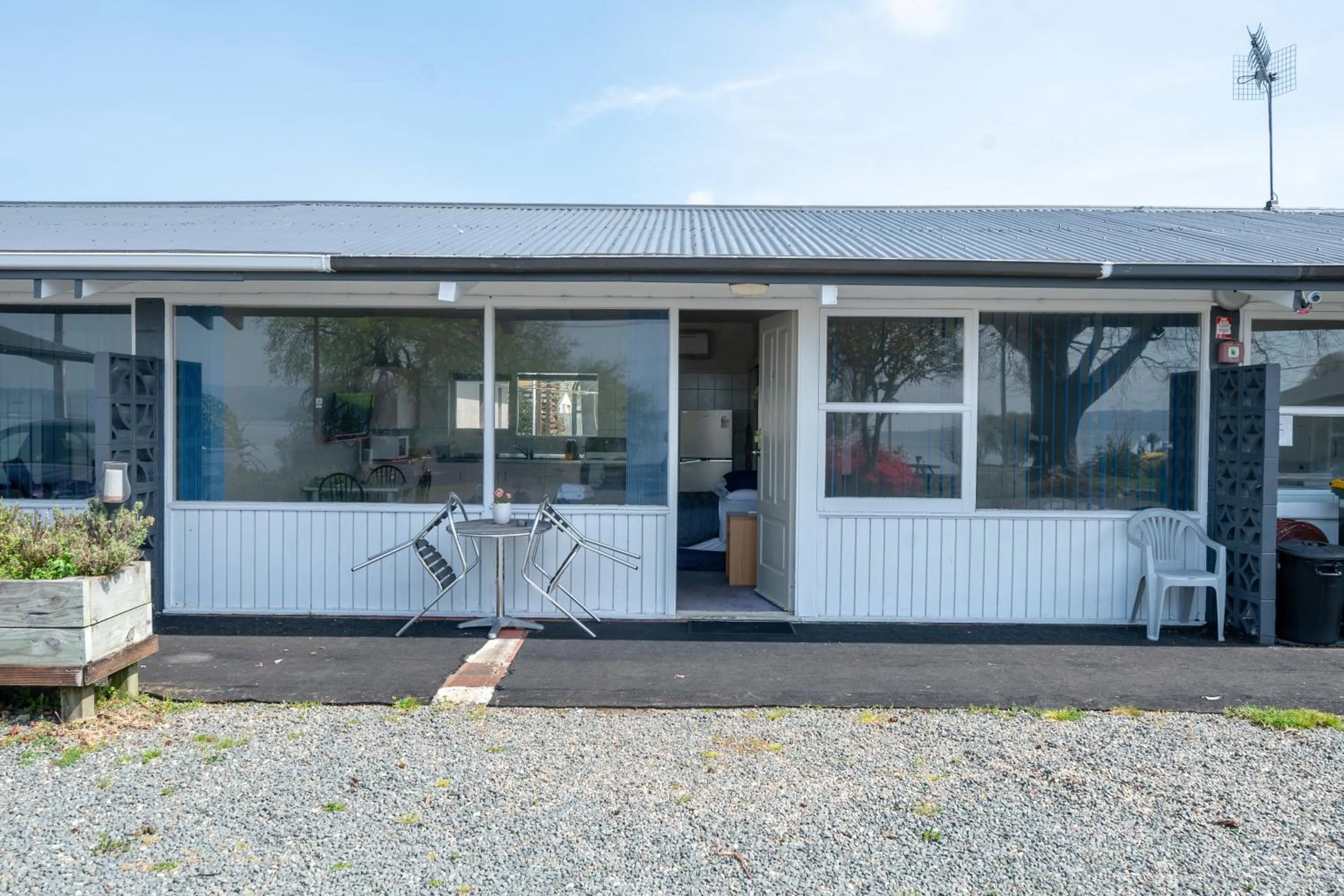 Property building in Jack & Di's Lakefront Motel