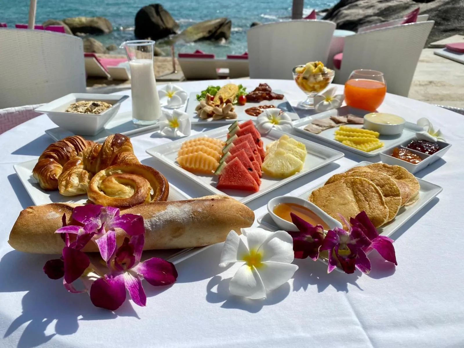 Food and drinks in Beluga Boutique Hotel