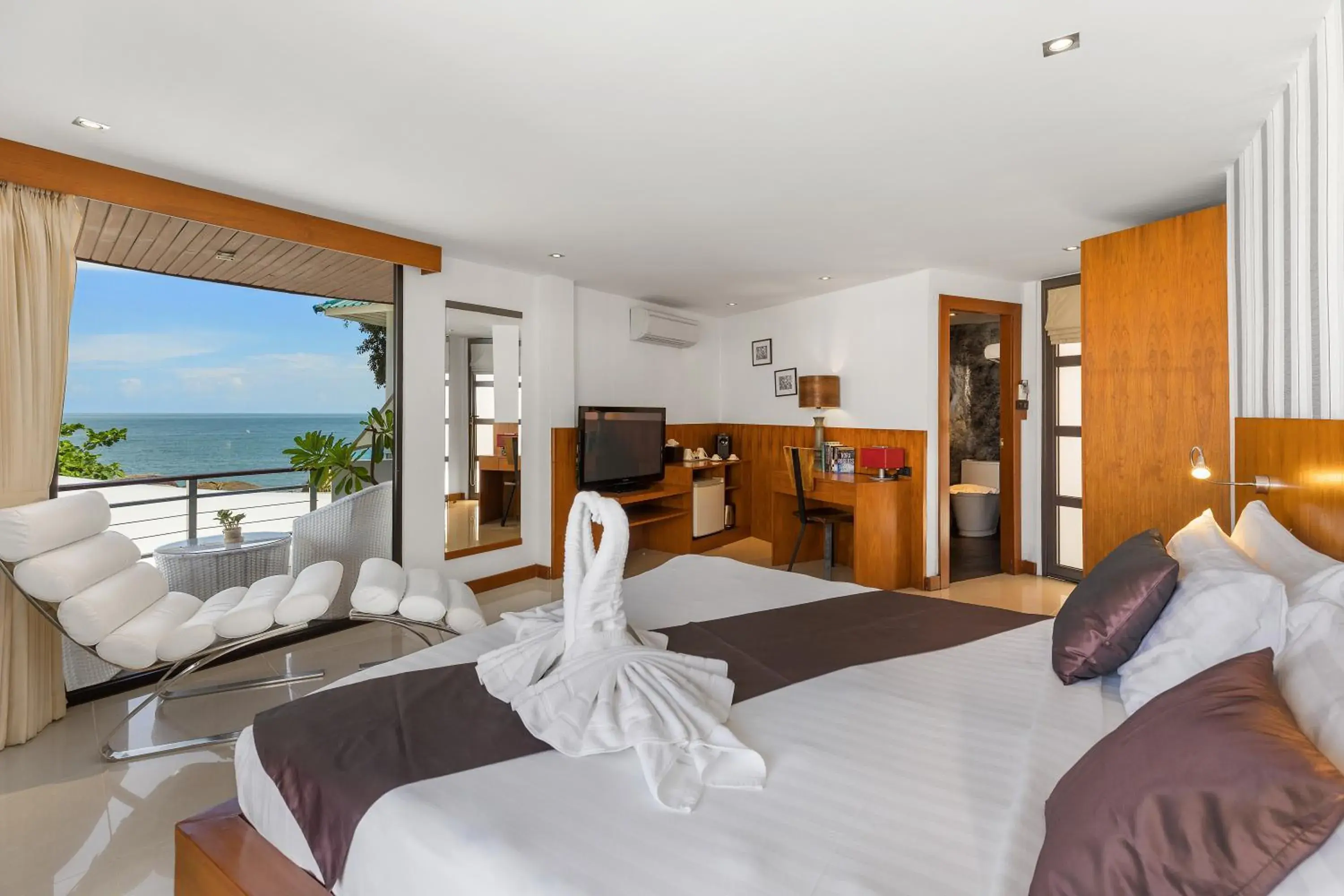 Front Deluxe Double Room - Second Floor in Beluga Boutique Hotel Front Deluxe Double Room - Second Floor in Beluga Boutique Hotel