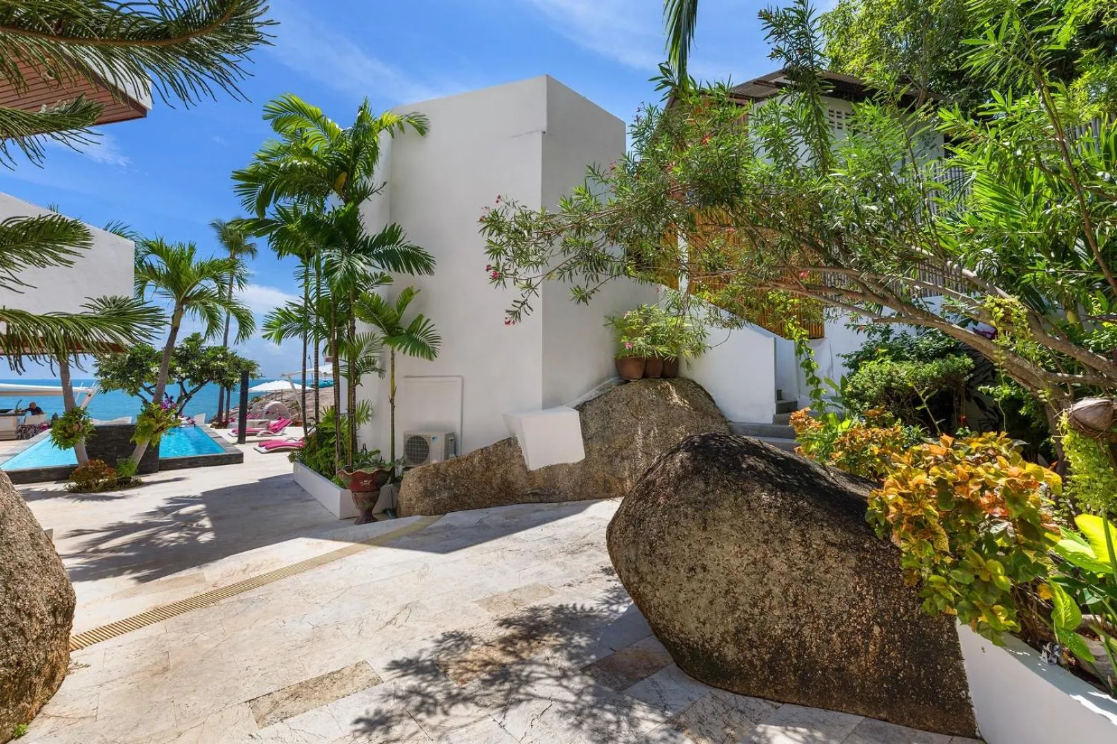 Facade/entrance in Beluga Boutique Hotel