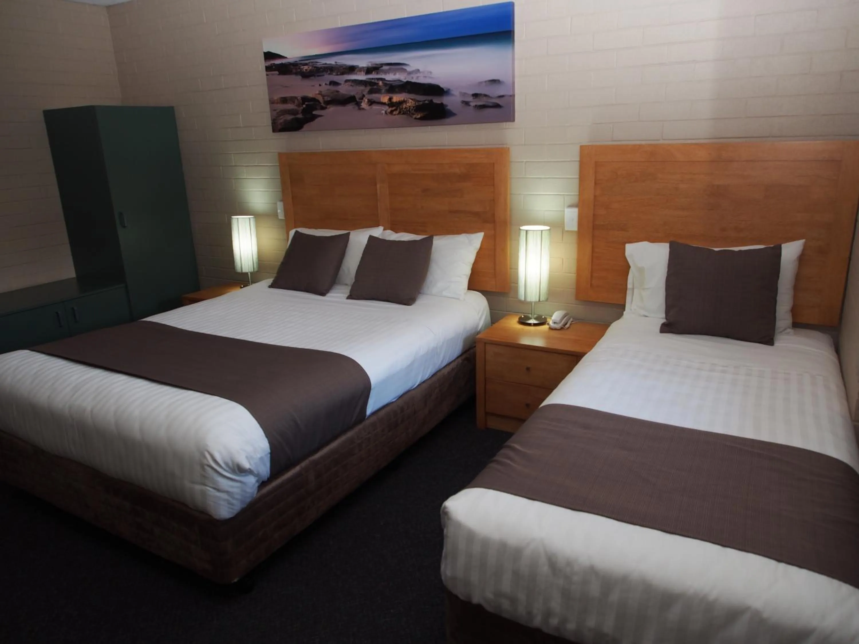 Bed in Dongara Hotel Motel