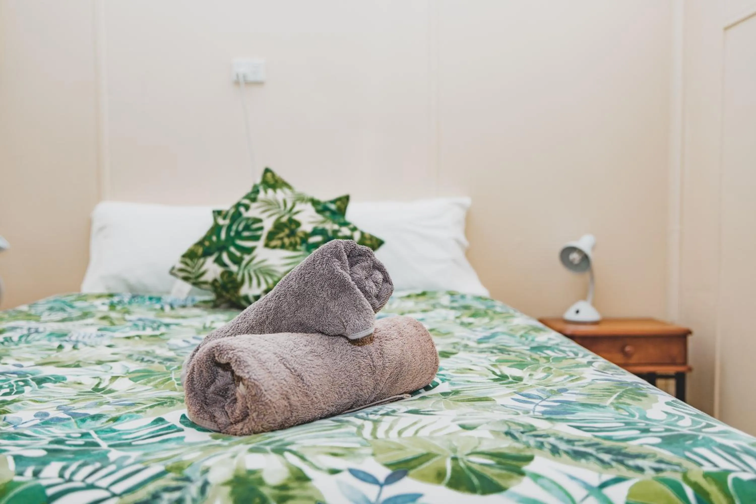 Bed in Dongara Hotel Motel