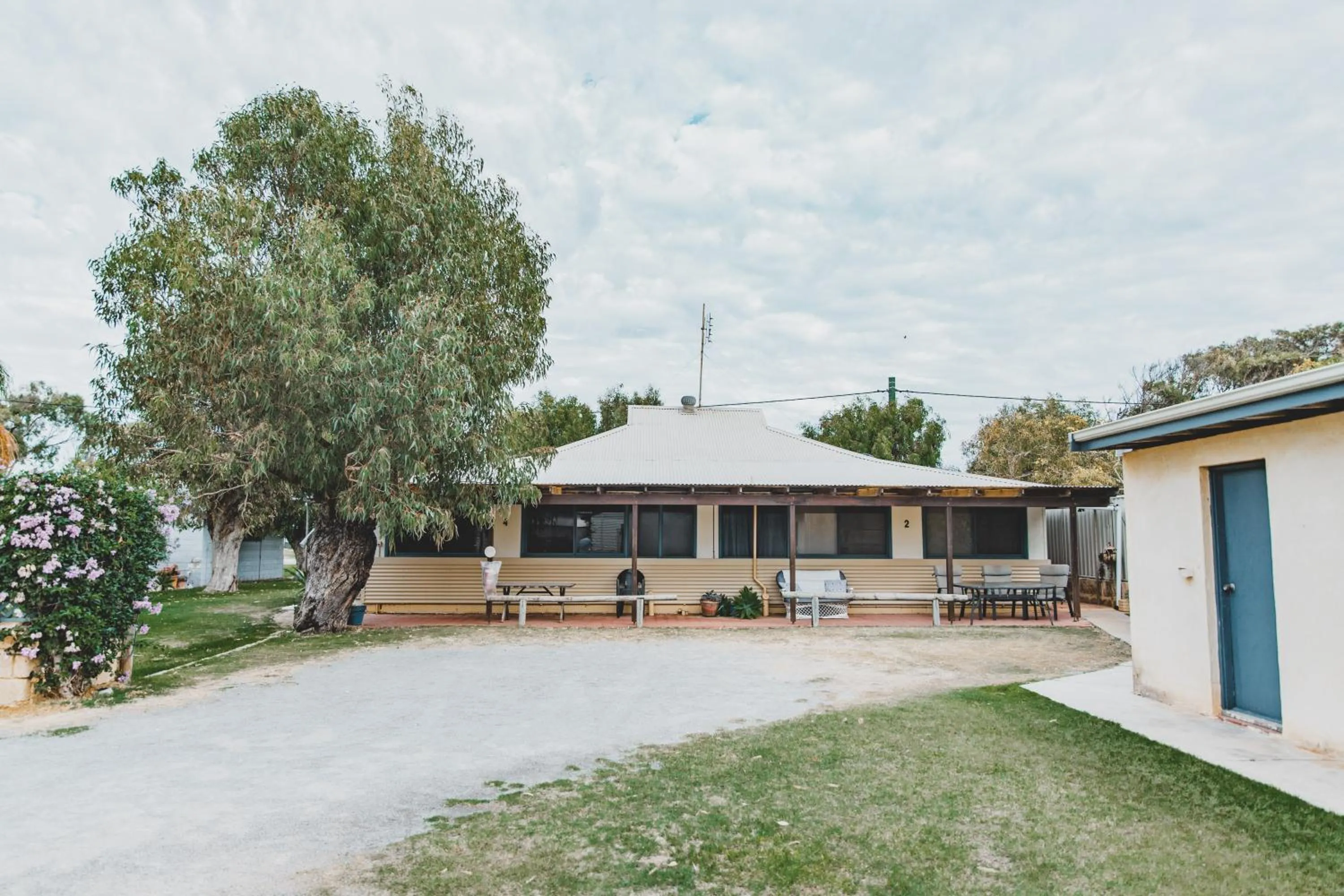 Dongara Hotel Motel
