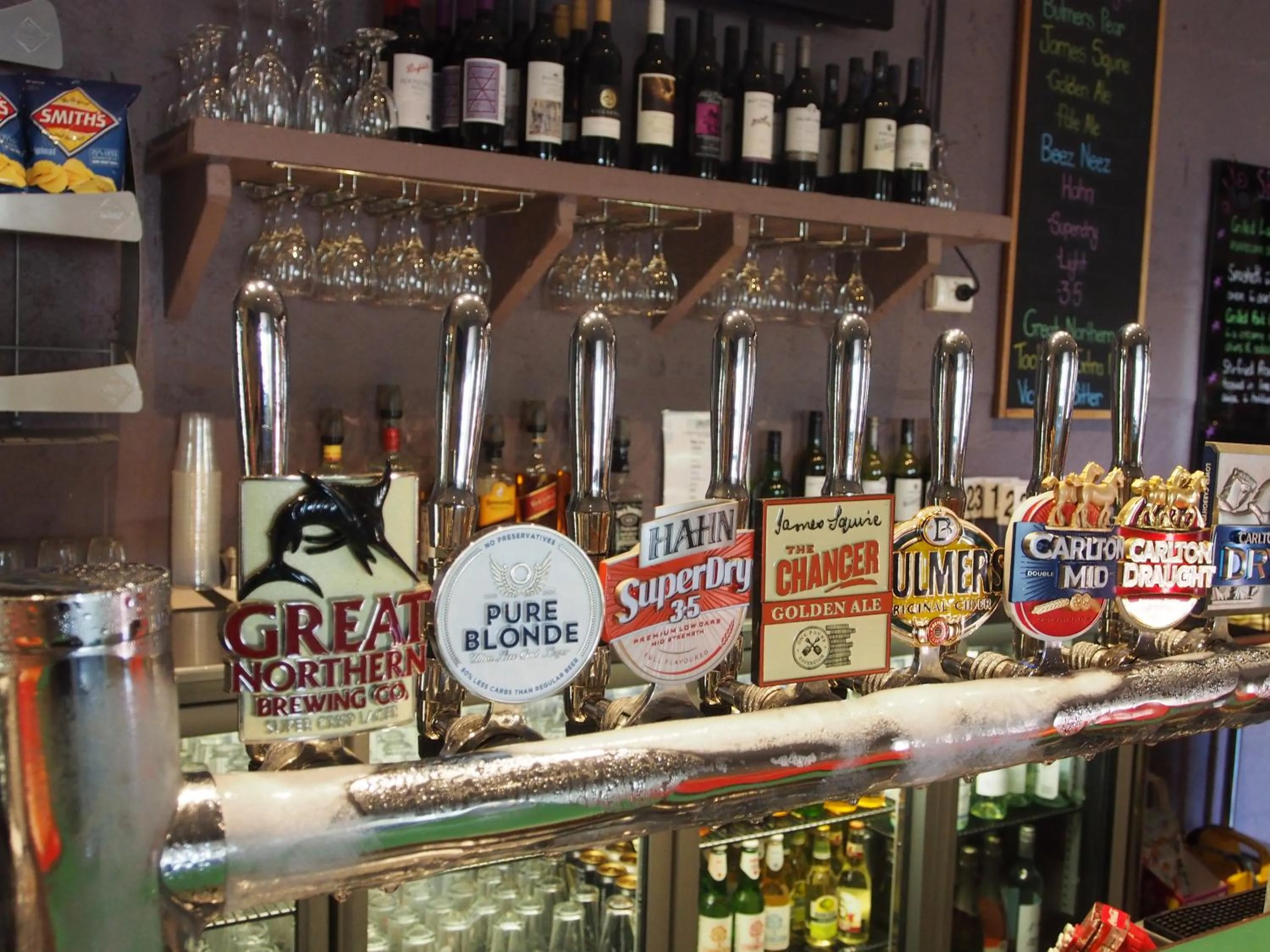 Alcoholic drinks in Dongara Hotel Motel