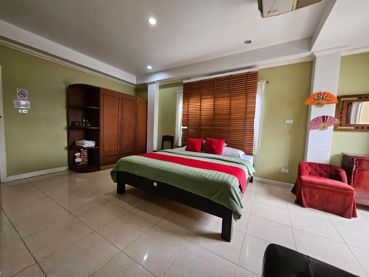 Bed in Royal Pimand Hotel