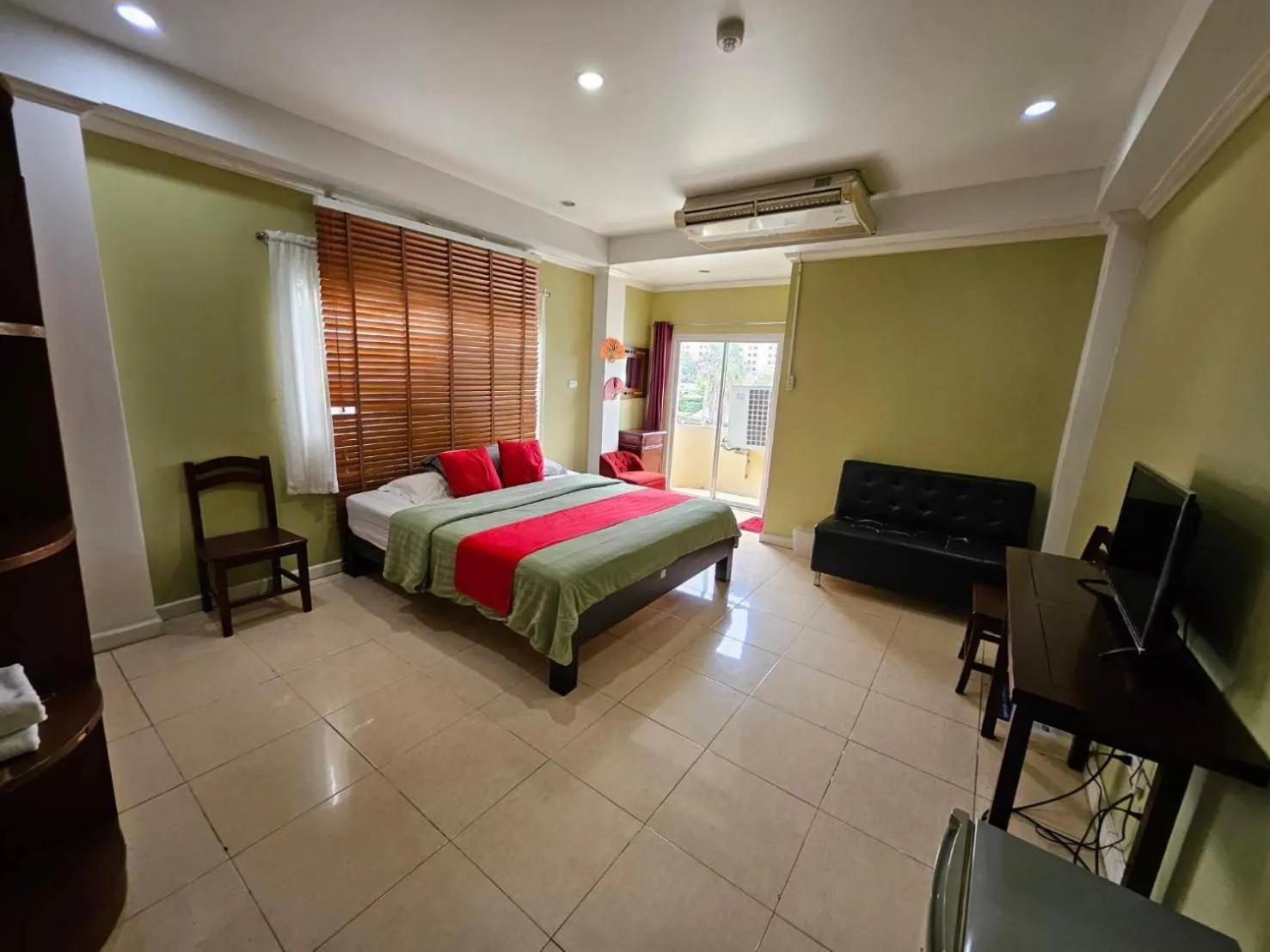 Bed in Royal Pimand Hotel