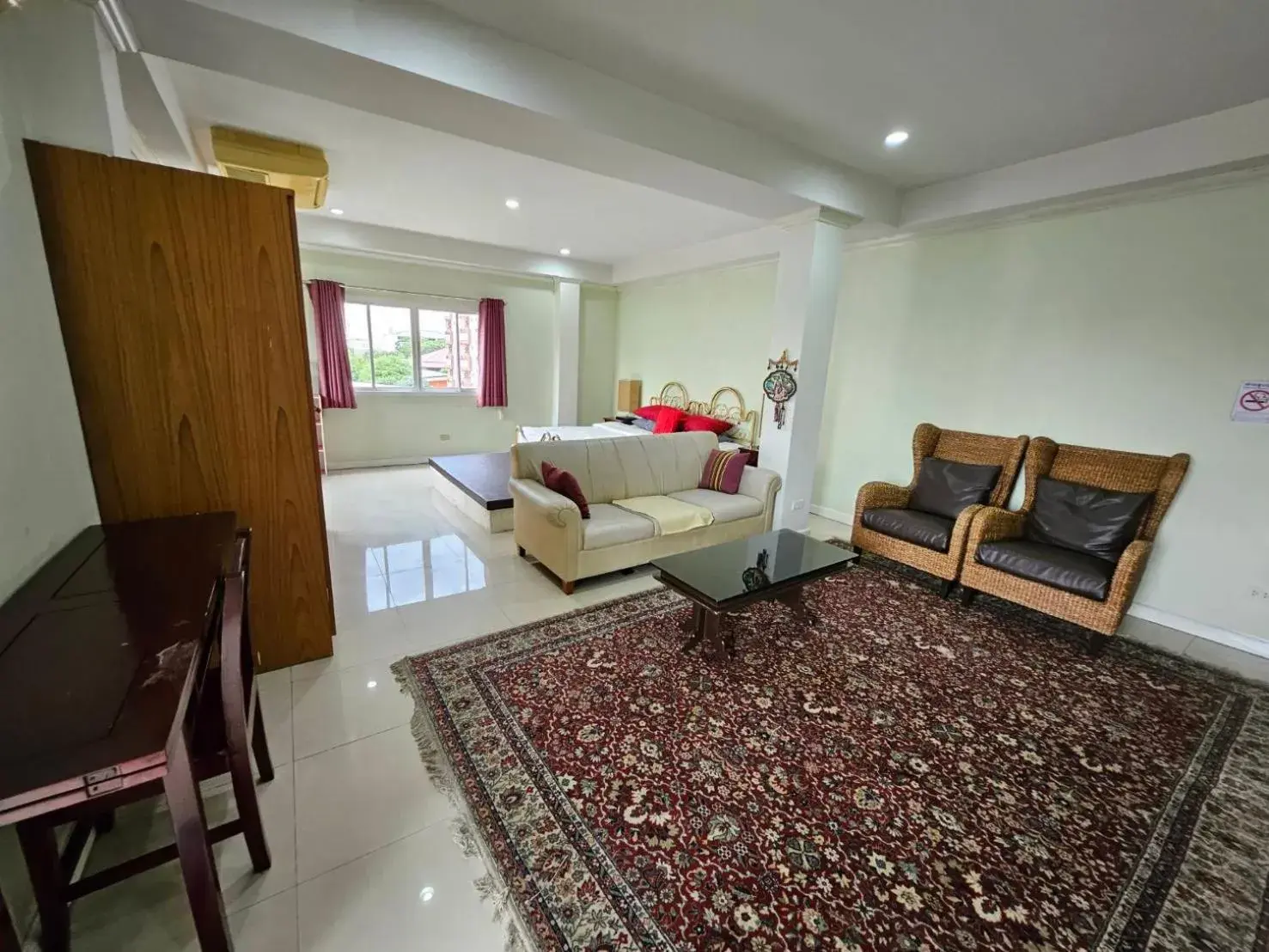 Bed in Royal Pimand Hotel Bed in Royal Pimand Hotel