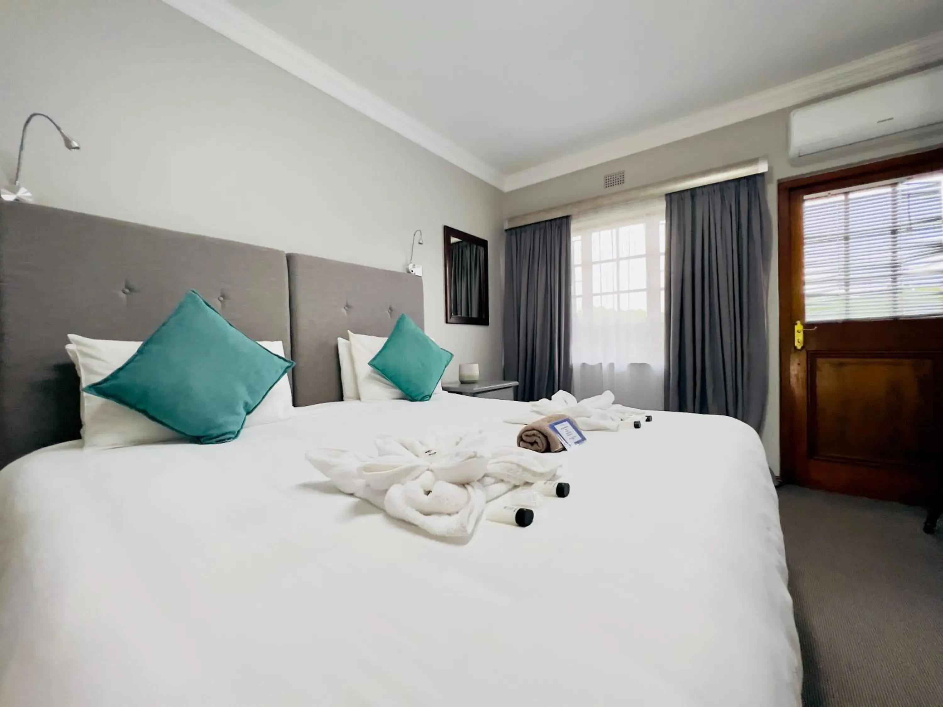 Bedroom in On The Estuary Bedroom in On The Estuary