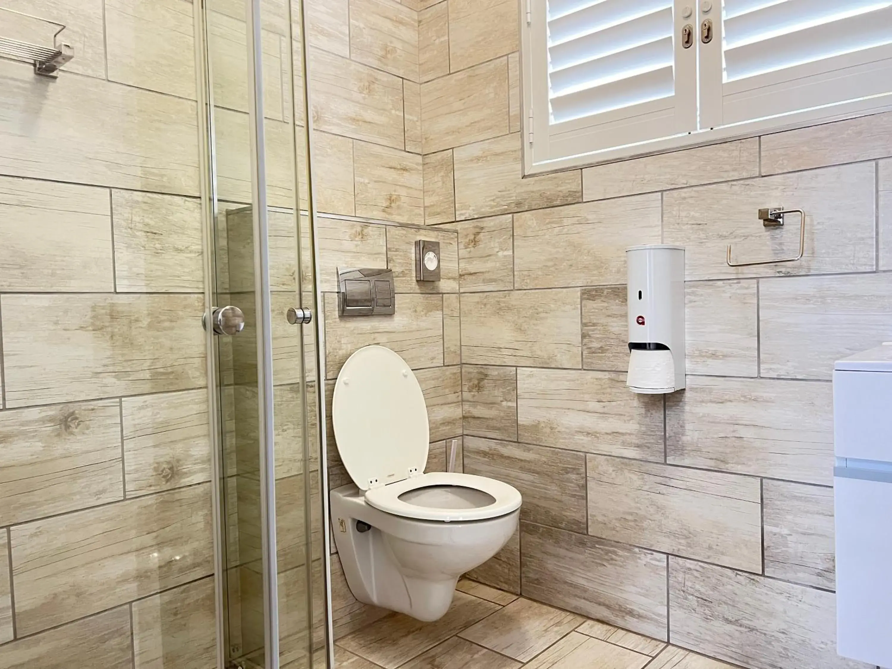 Bathroom in On The Estuary Bathroom in On The Estuary