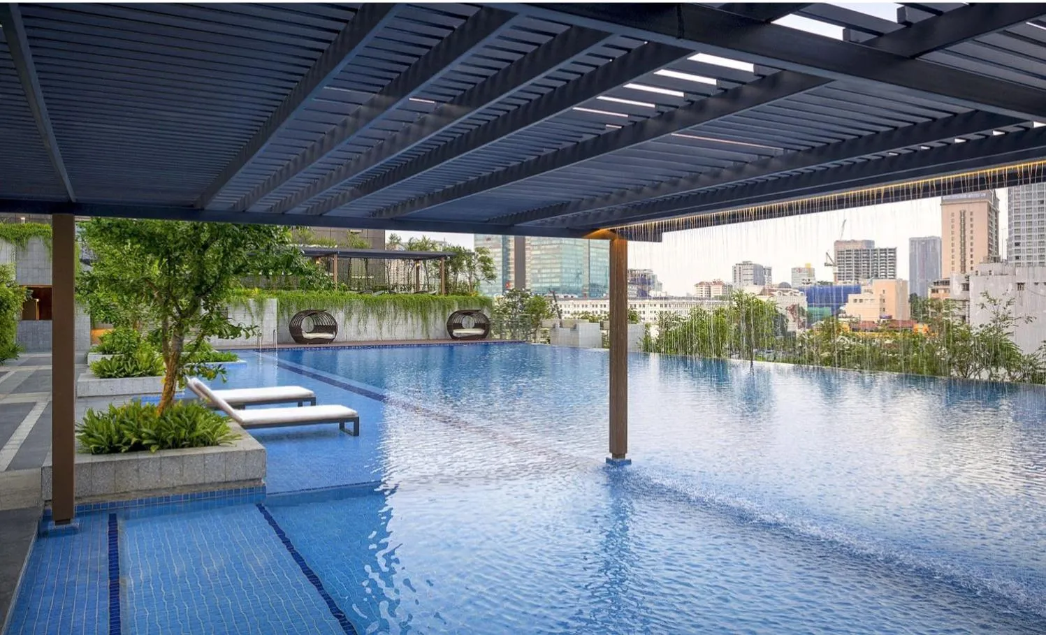 Swimming pool in Sedona Suites Ho Chi Minh City