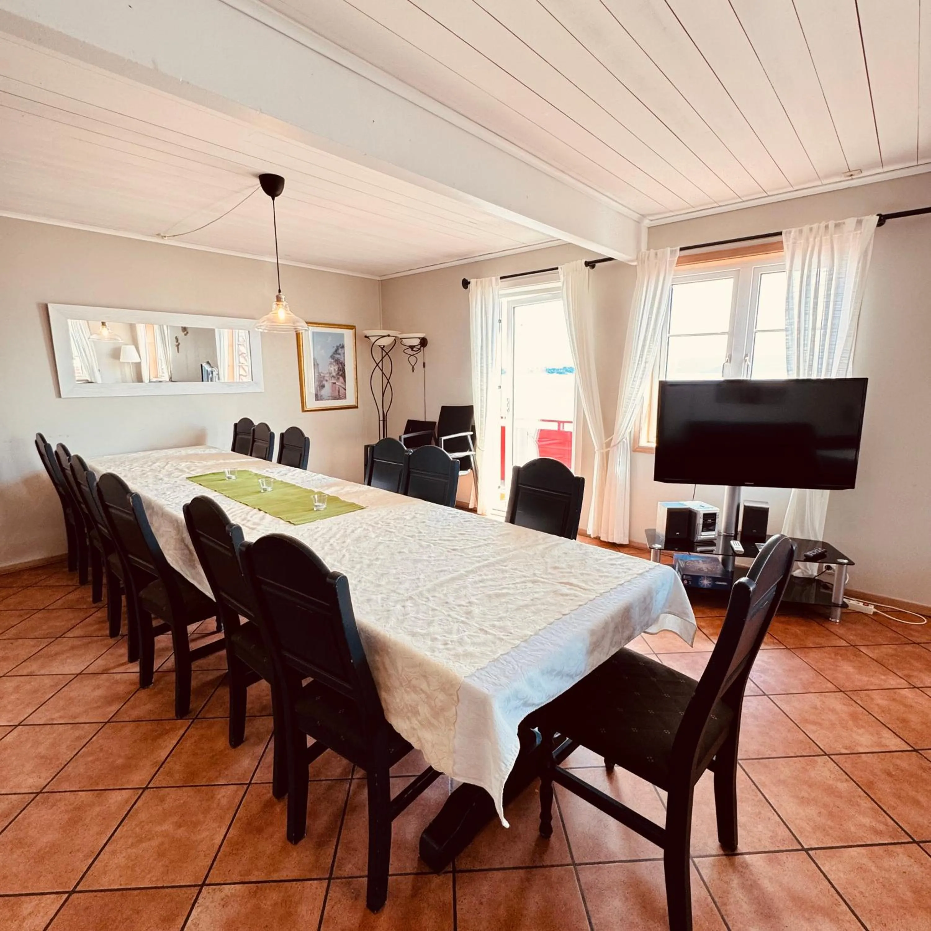 Communal lounge/ TV room in Sjøberg Hotell og Ferie Leiligheter