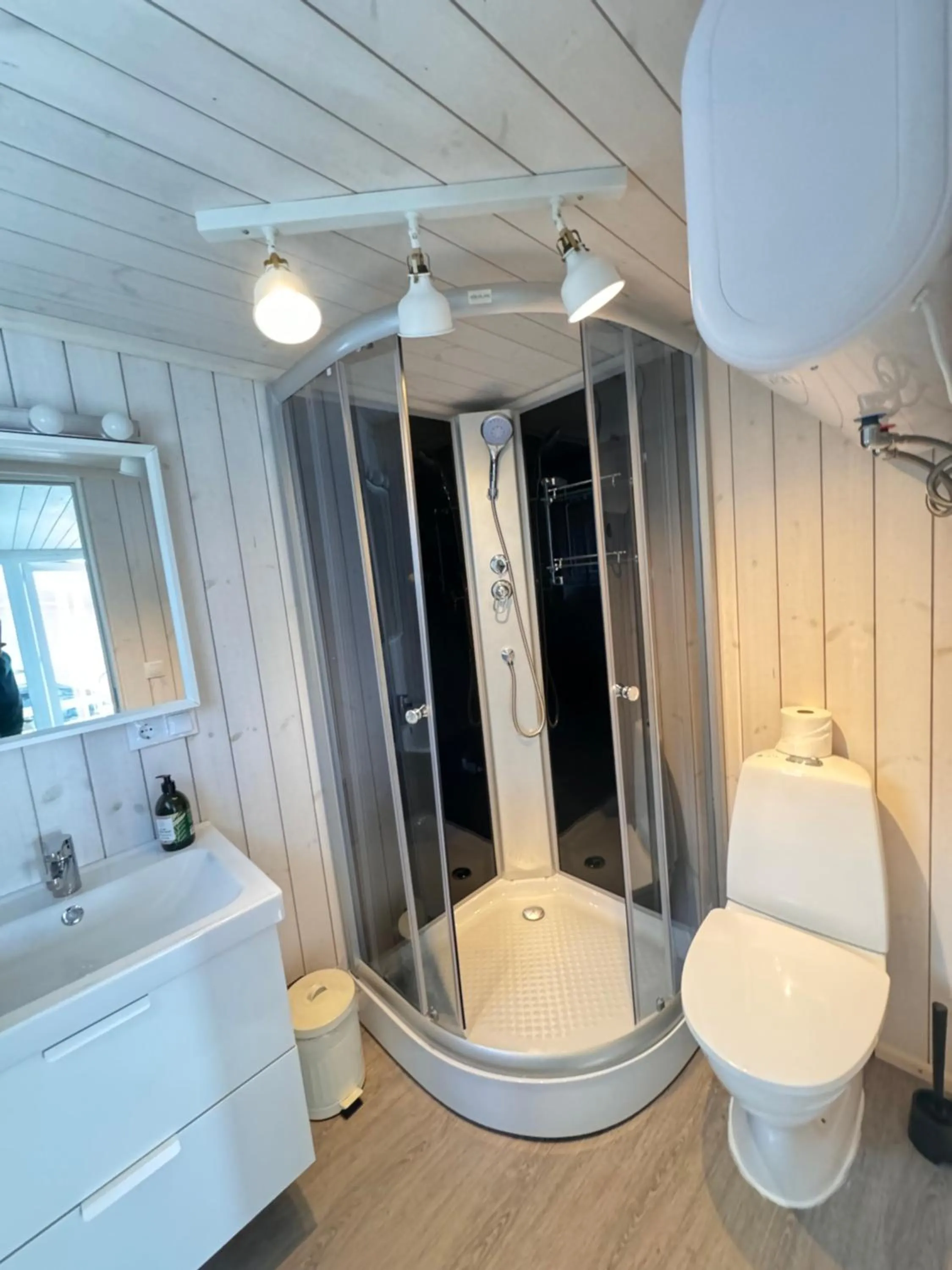 Shower in Sjøberg Hotell og Ferie Leiligheter