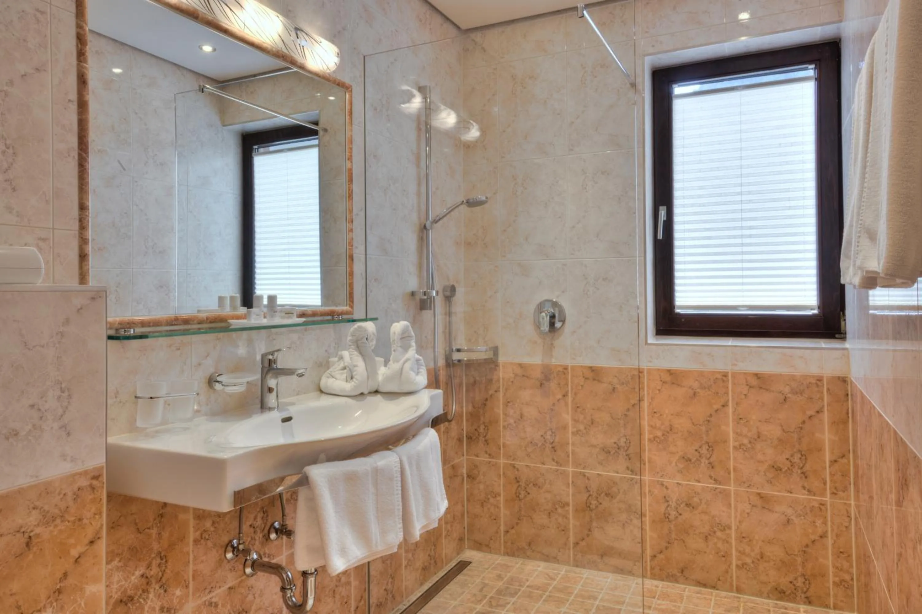 Bathroom in Bergsporthotel Antonie