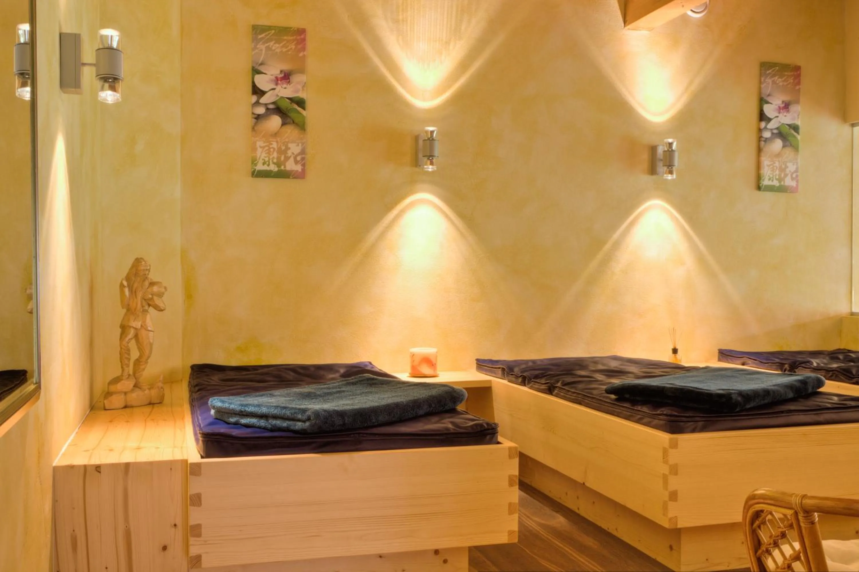 Sauna, Bed in Bergsporthotel Antonie