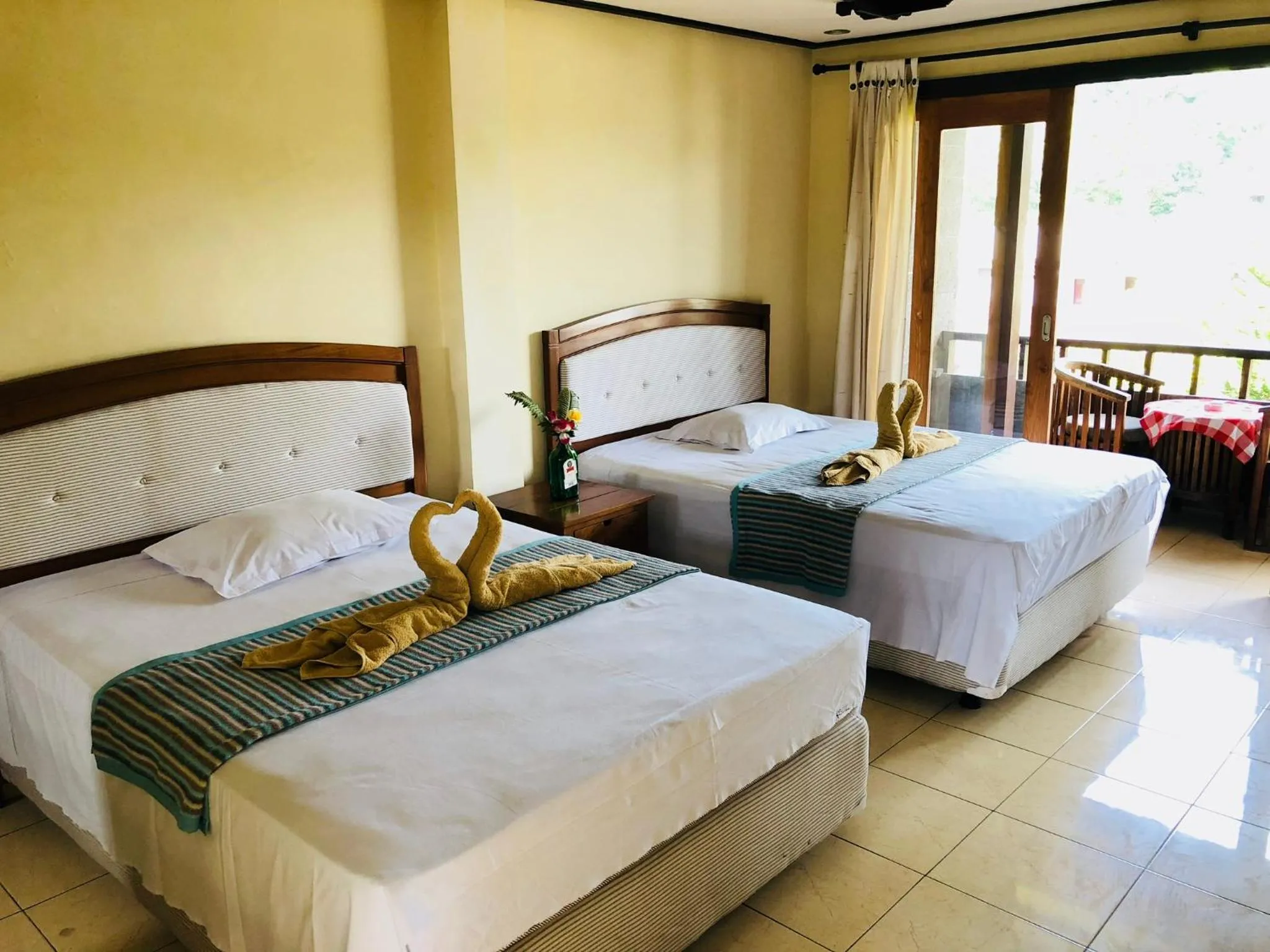 Photo of the whole room, Bed in Padangbai Beach inn