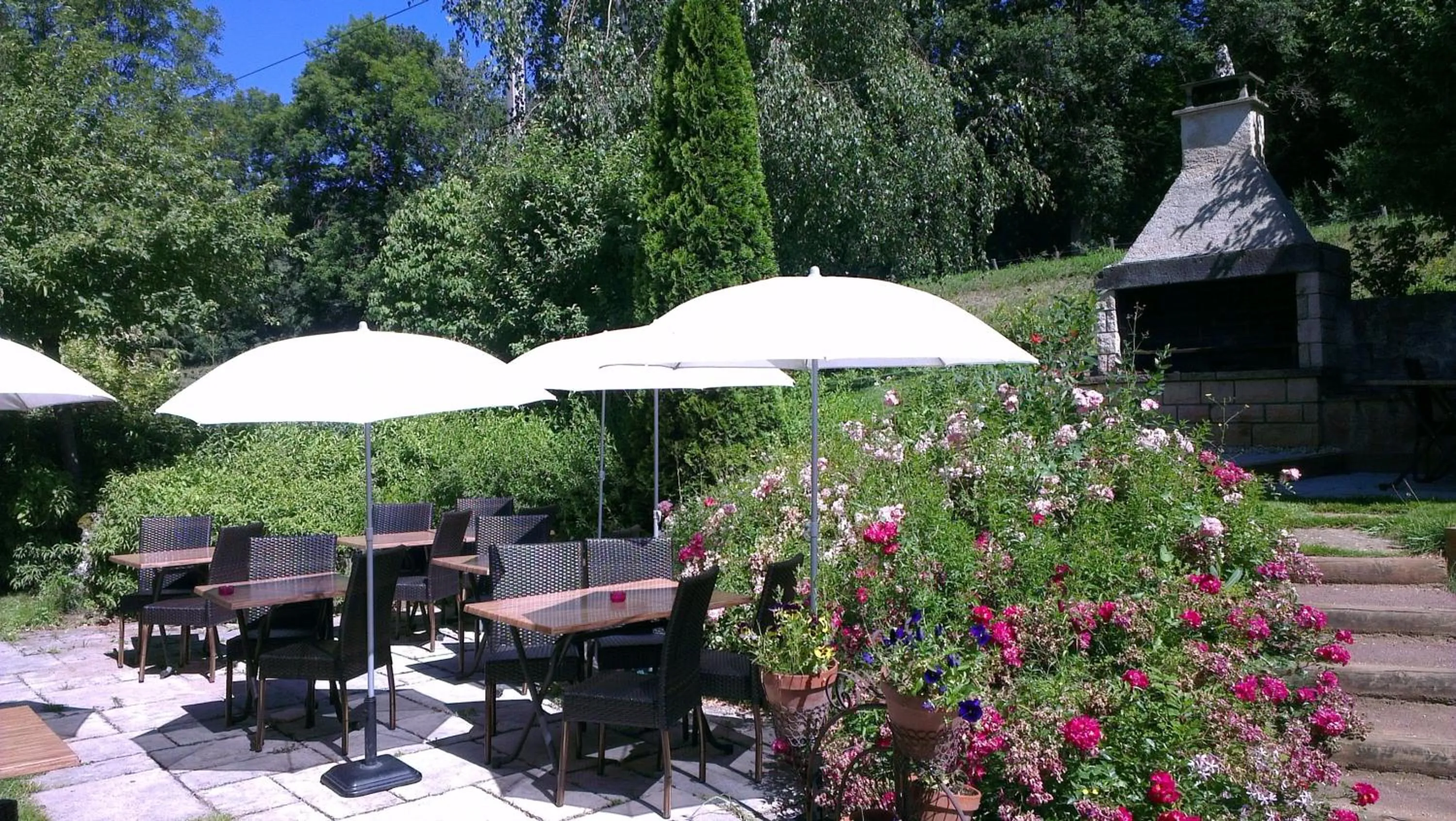 Patio in Hôtel & SPA Rodier
