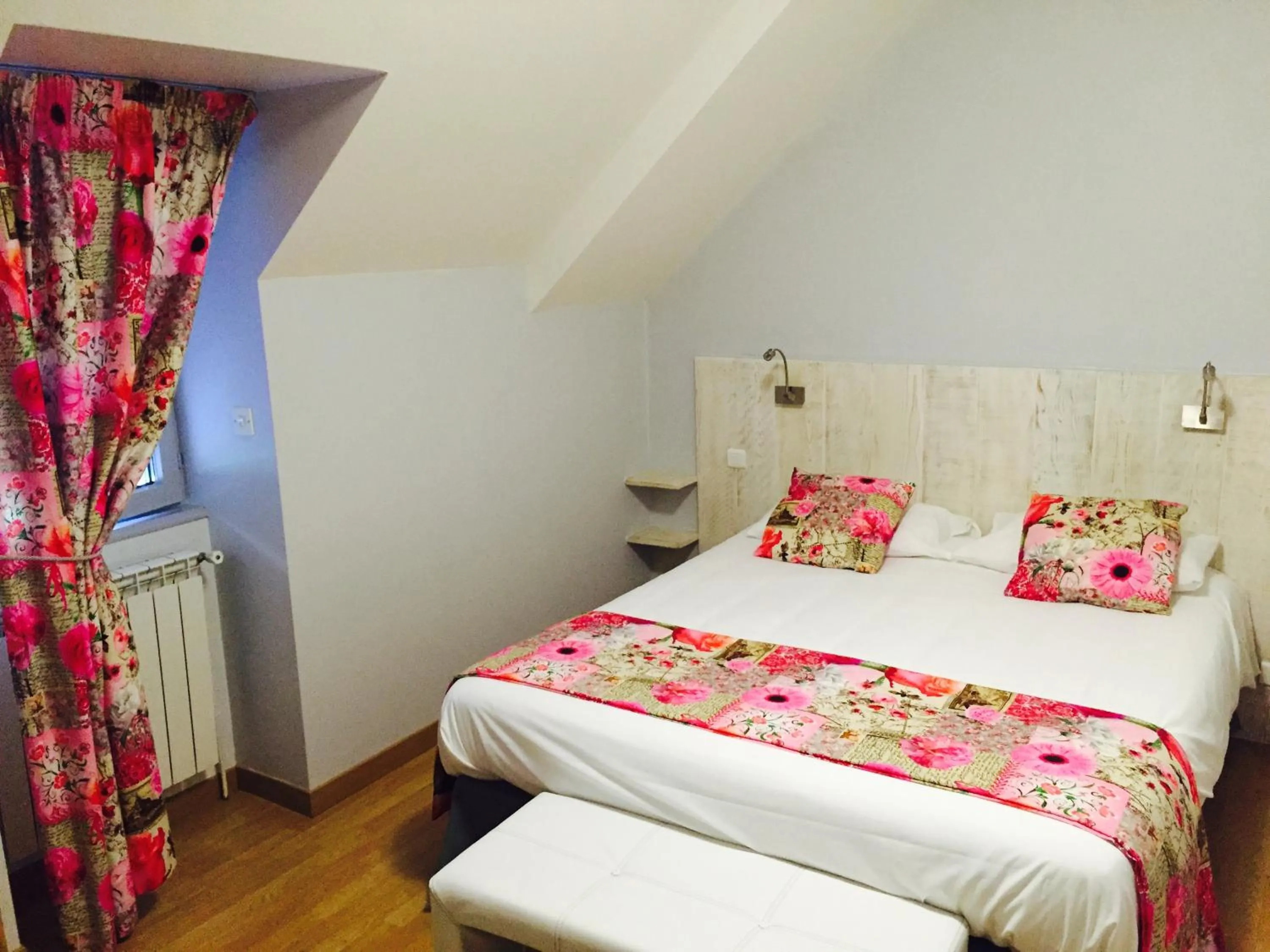 Bed in Hôtel & SPA Rodier