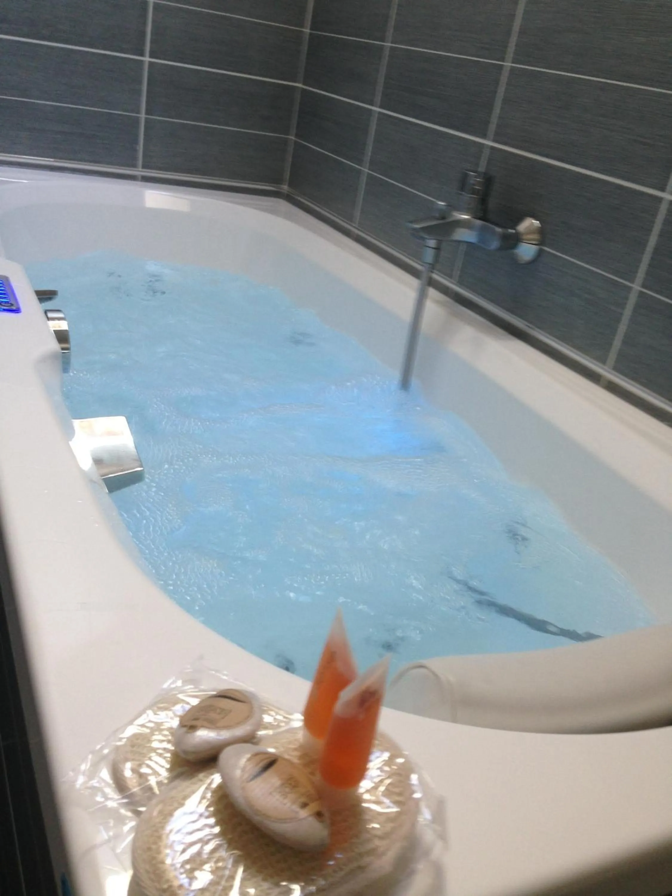 Hot Tub in Hôtel & SPA Rodier