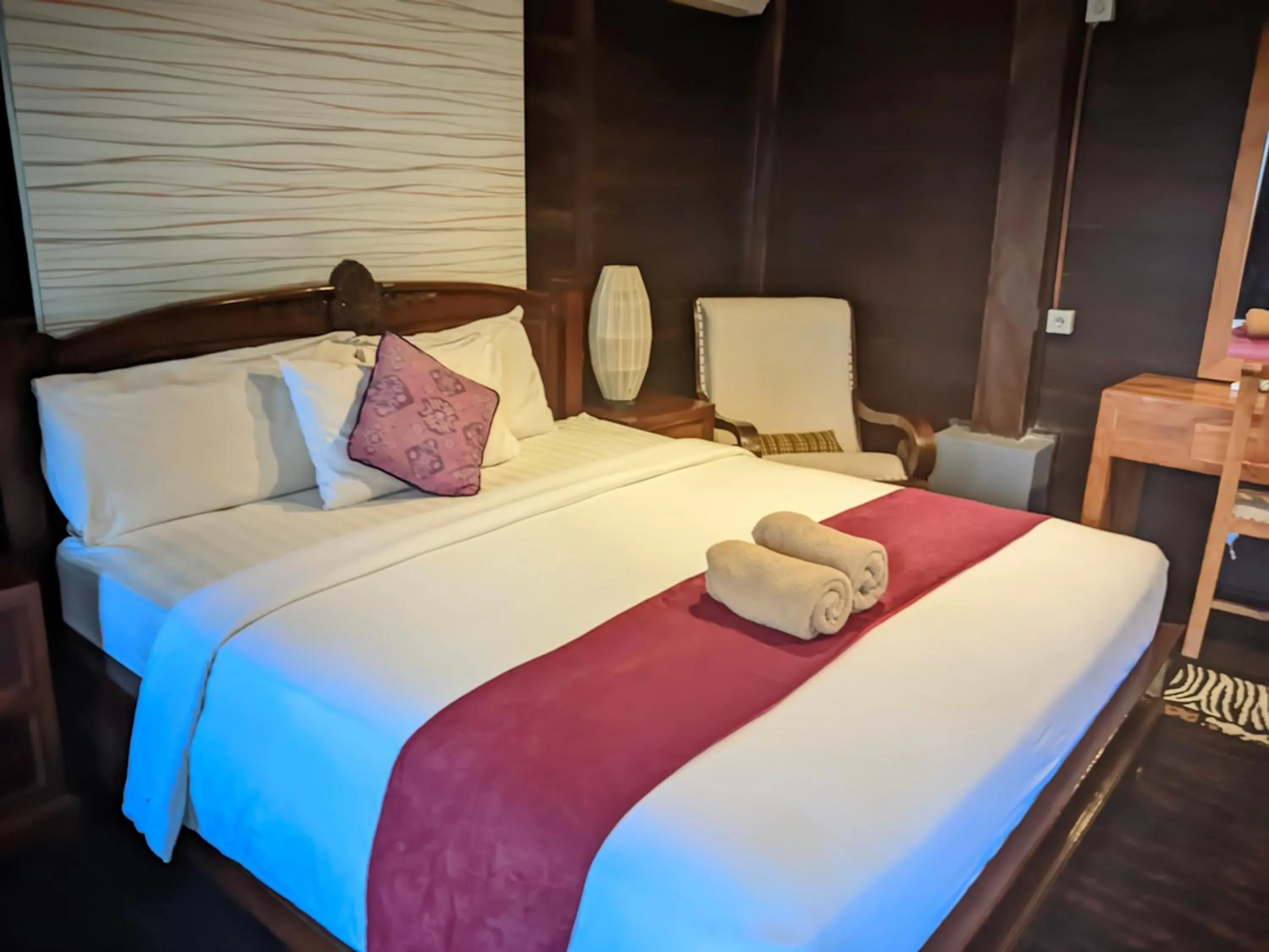 Photo of the whole room, Bed in The Kawan Jimbaran