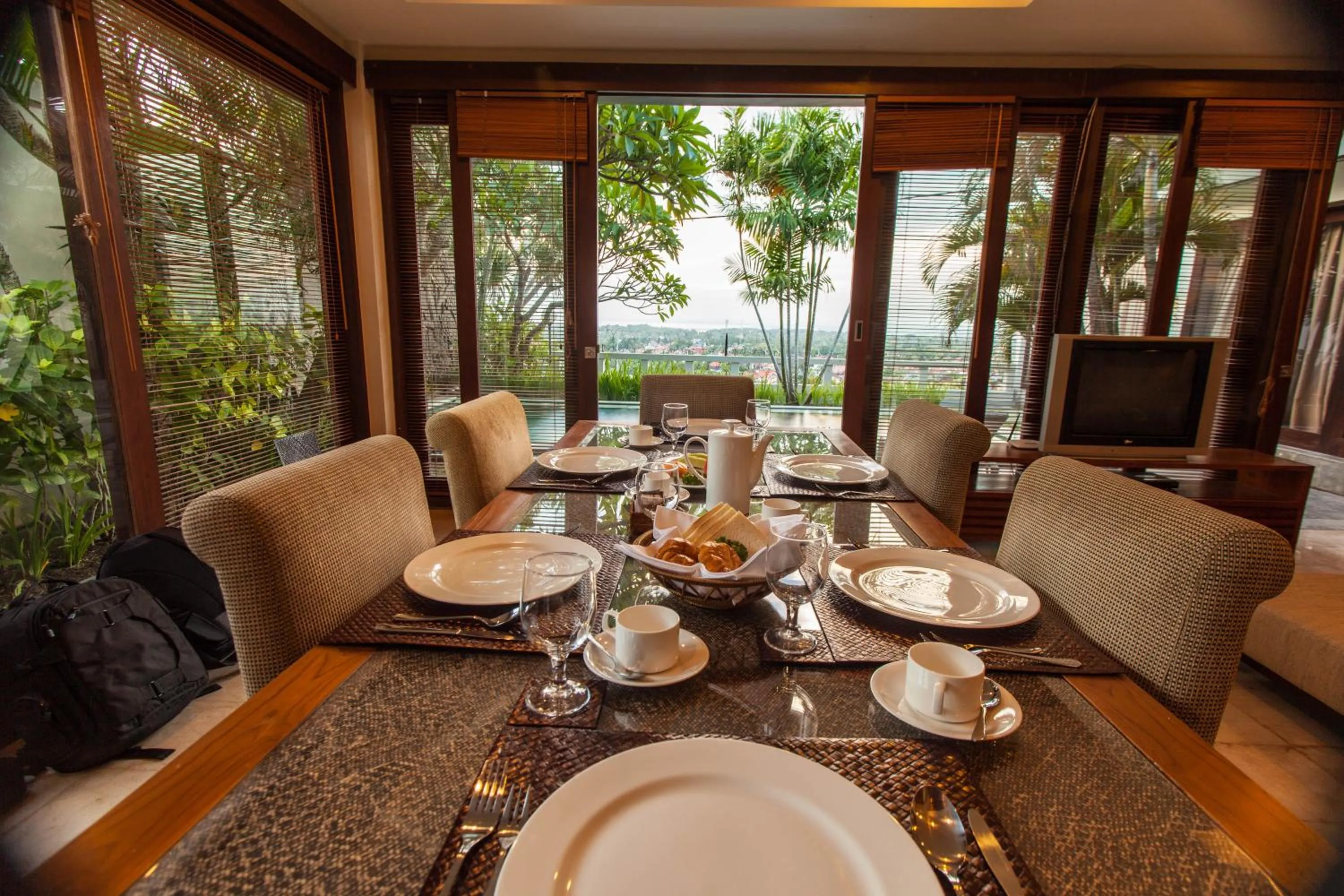 Food and drinks in The Kawan Jimbaran