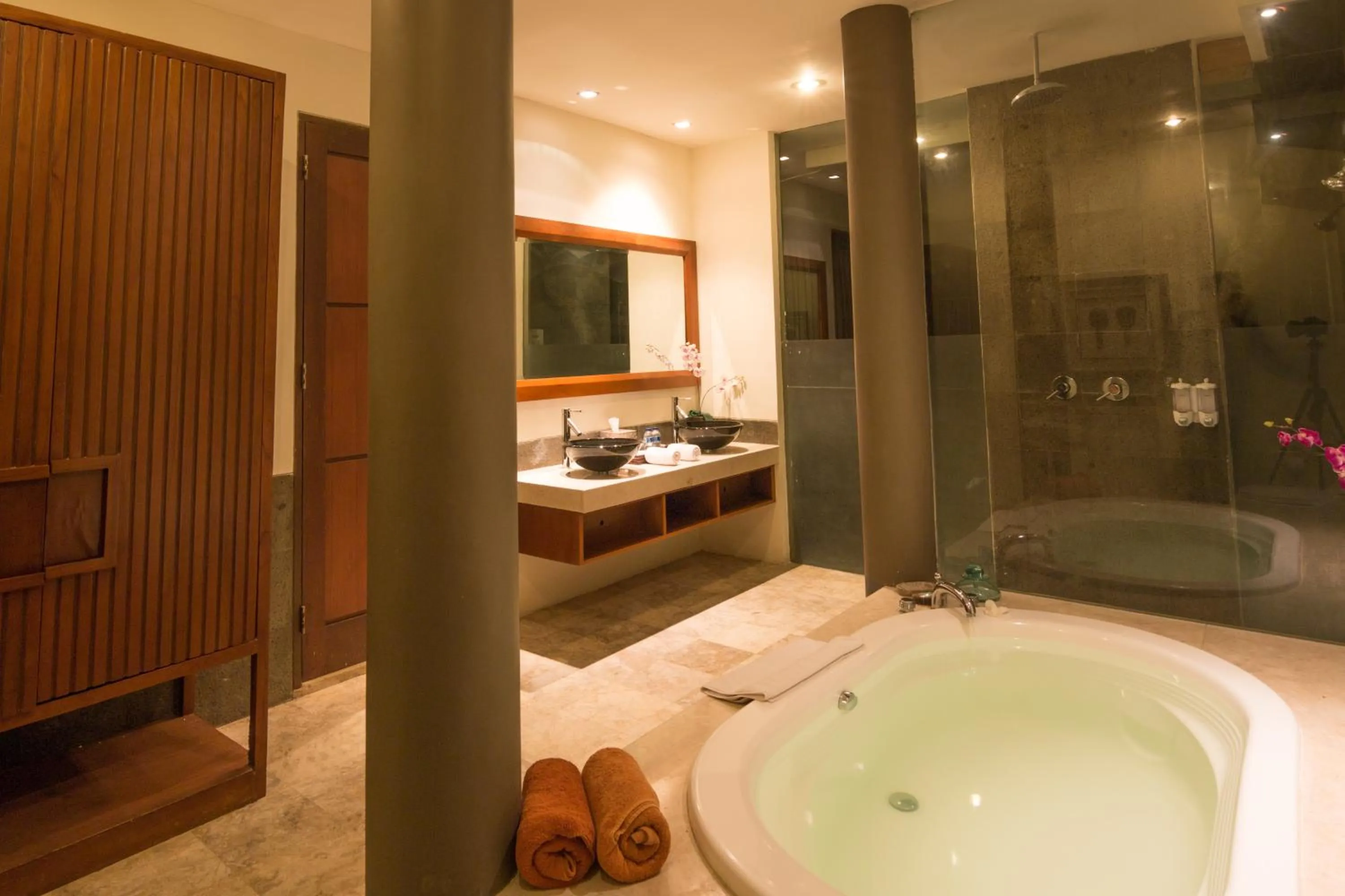 Shower in The Kawan Jimbaran