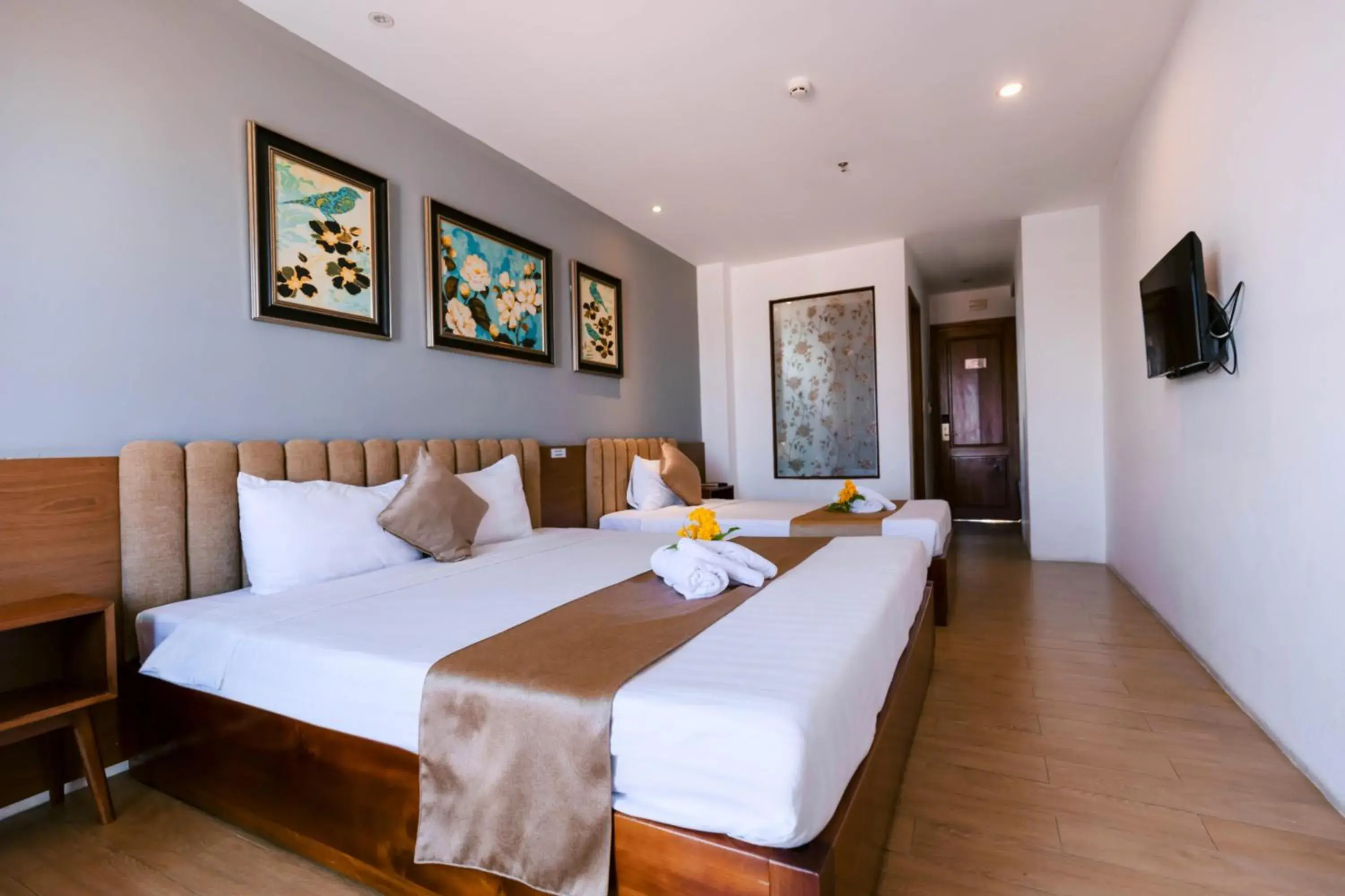 Deluxe Family Room in Gardenia Hue Hotel Deluxe Family Room in Gardenia Hue Hotel