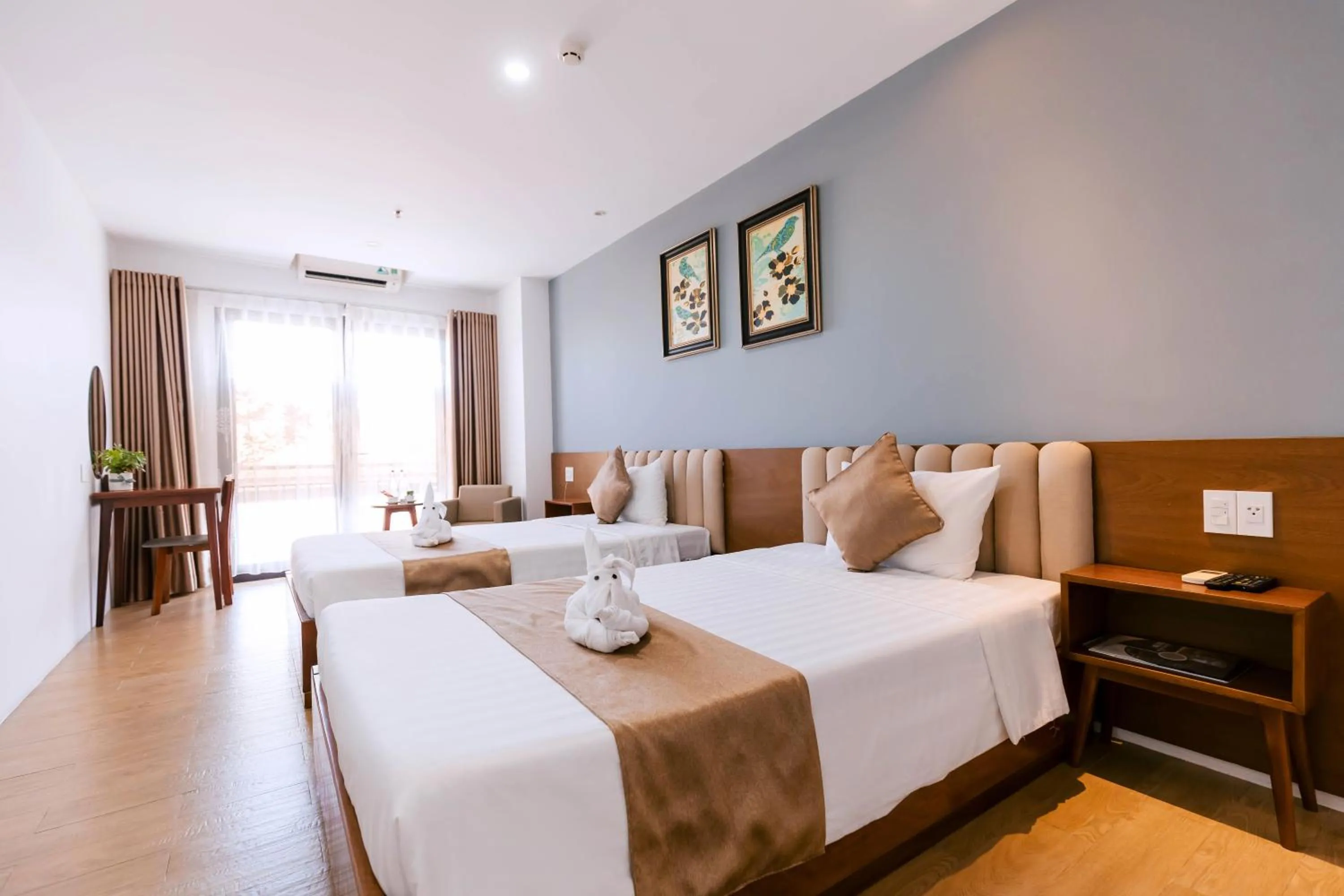 Bedroom, Bed in Gardenia Hue Hotel