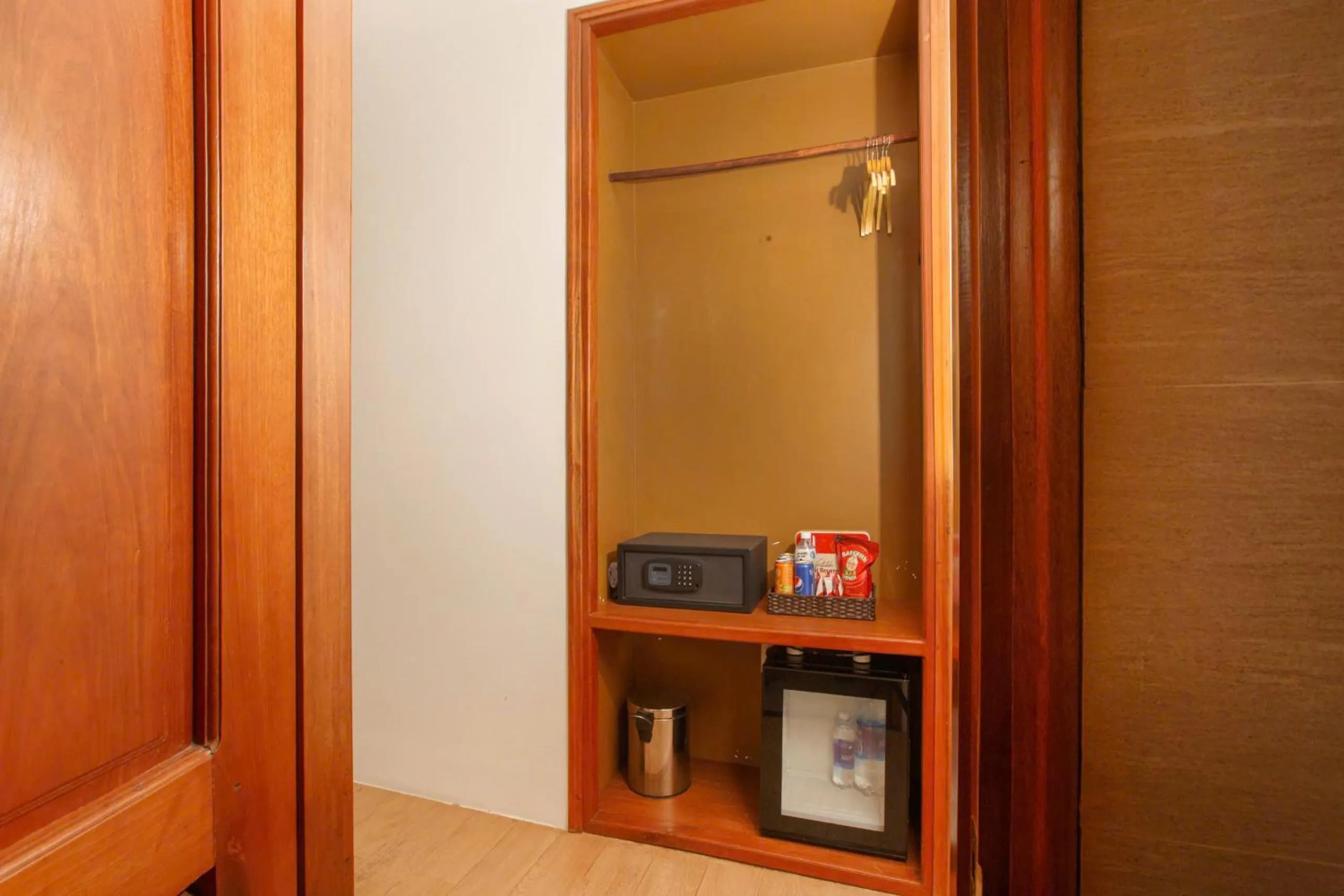 wardrobe in Gardenia Hue Hotel