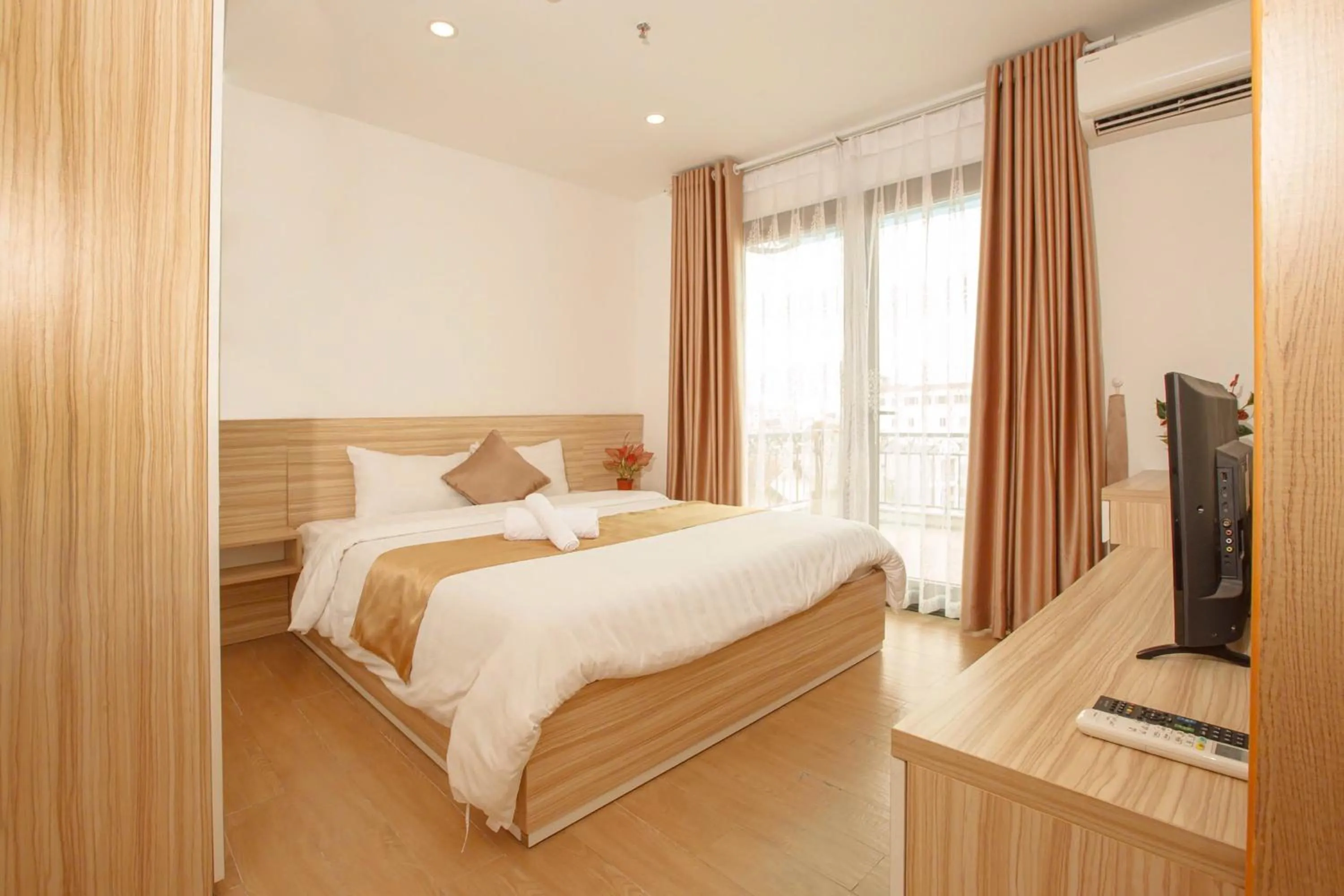 Bedroom, Bed in Gardenia Hue Hotel