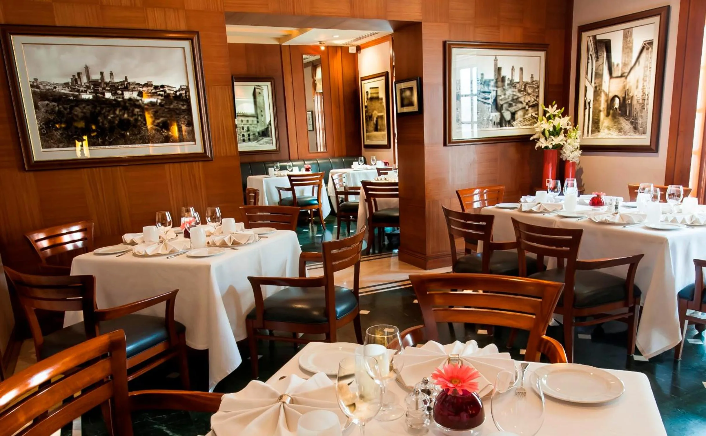 Restaurant/places to eat in The Imperial, New Delhi