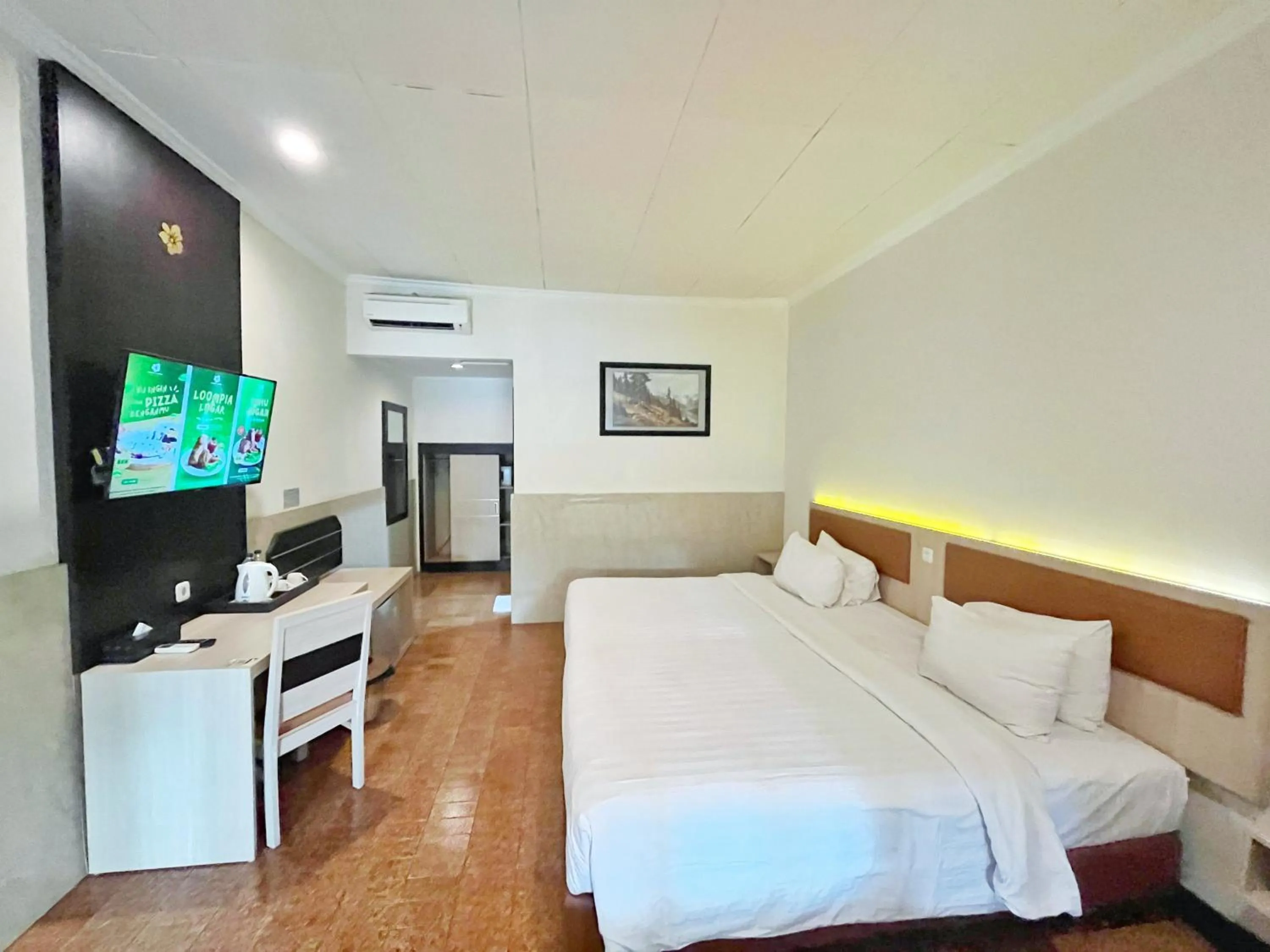 Bedroom, Bed in Lombok Garden Hotel