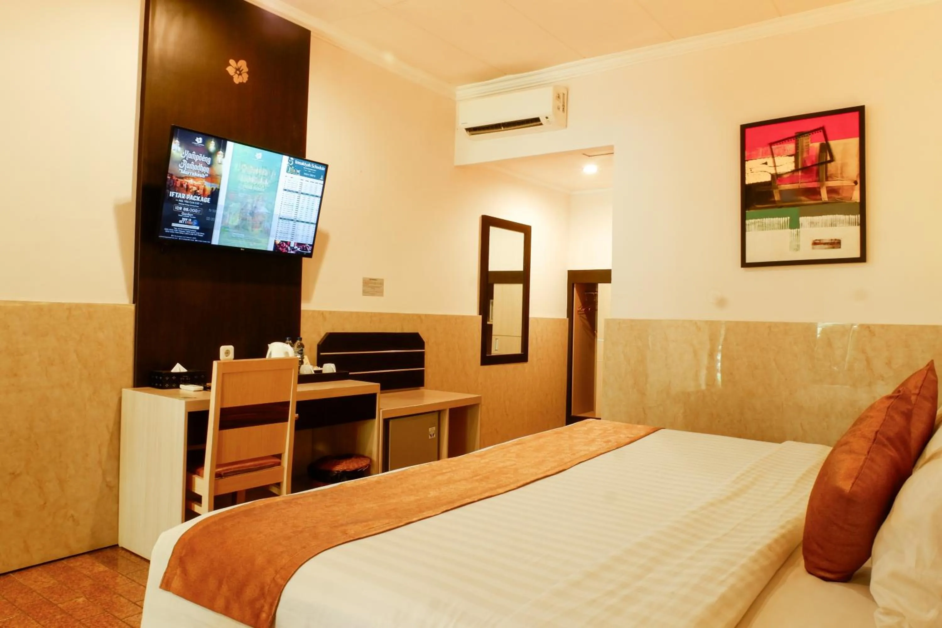 Bedroom, Bed in Lombok Garden Hotel