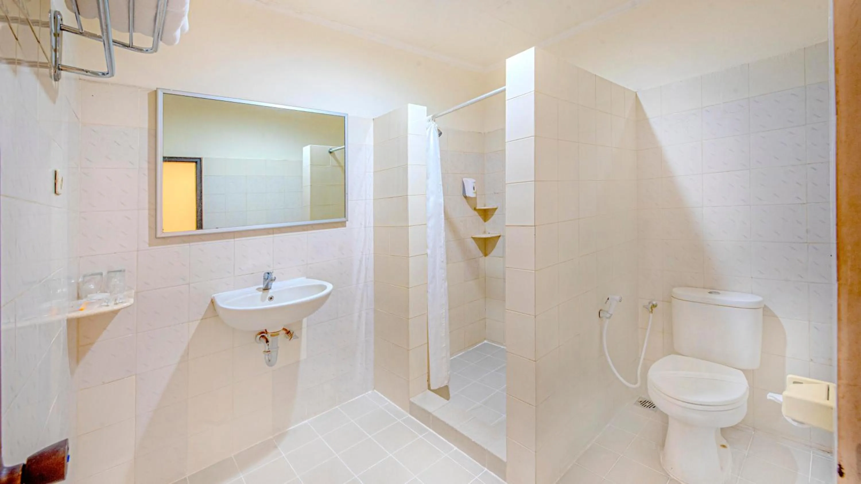 Bathroom in Lombok Garden Hotel