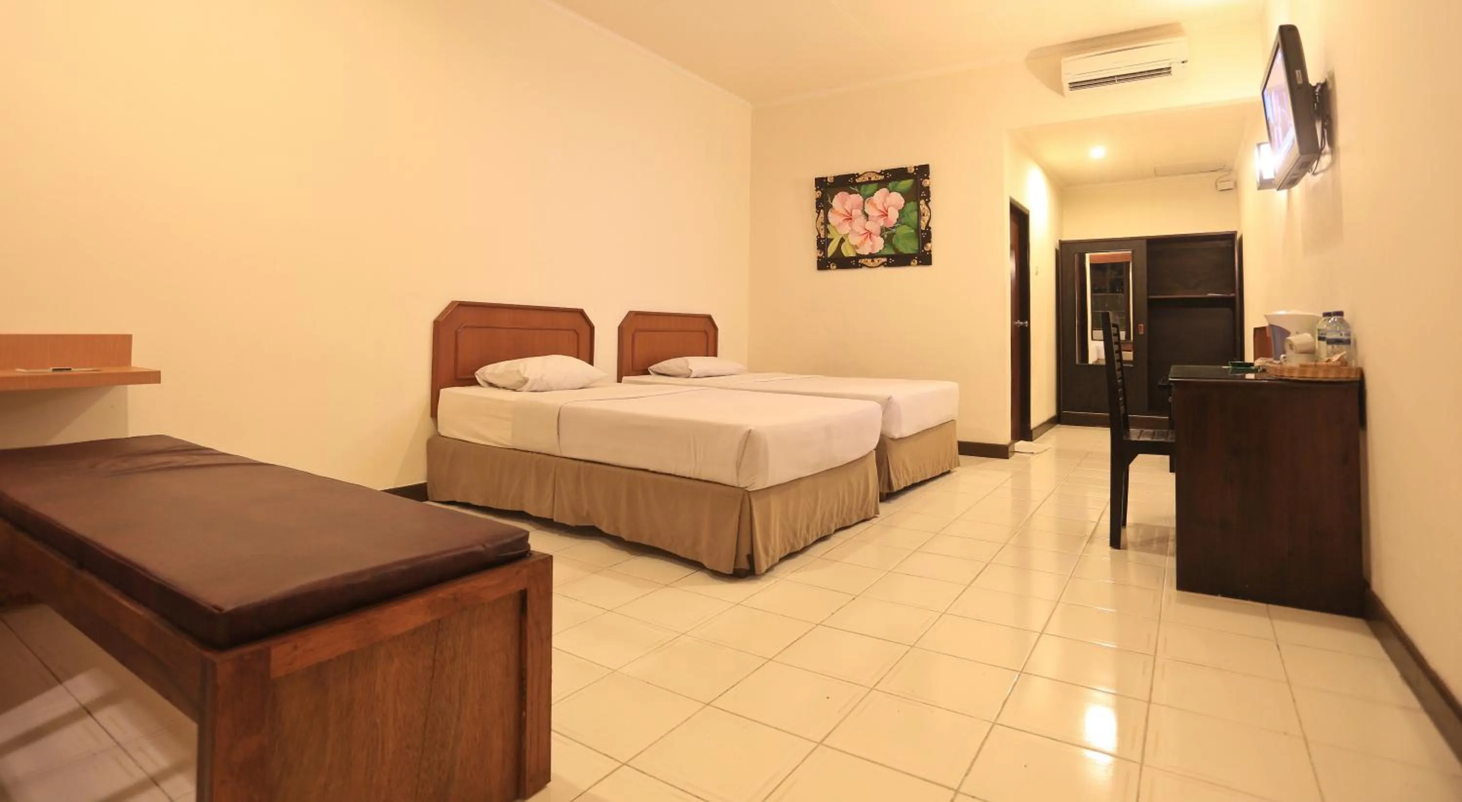 Bedroom, Bed in Lombok Garden Hotel