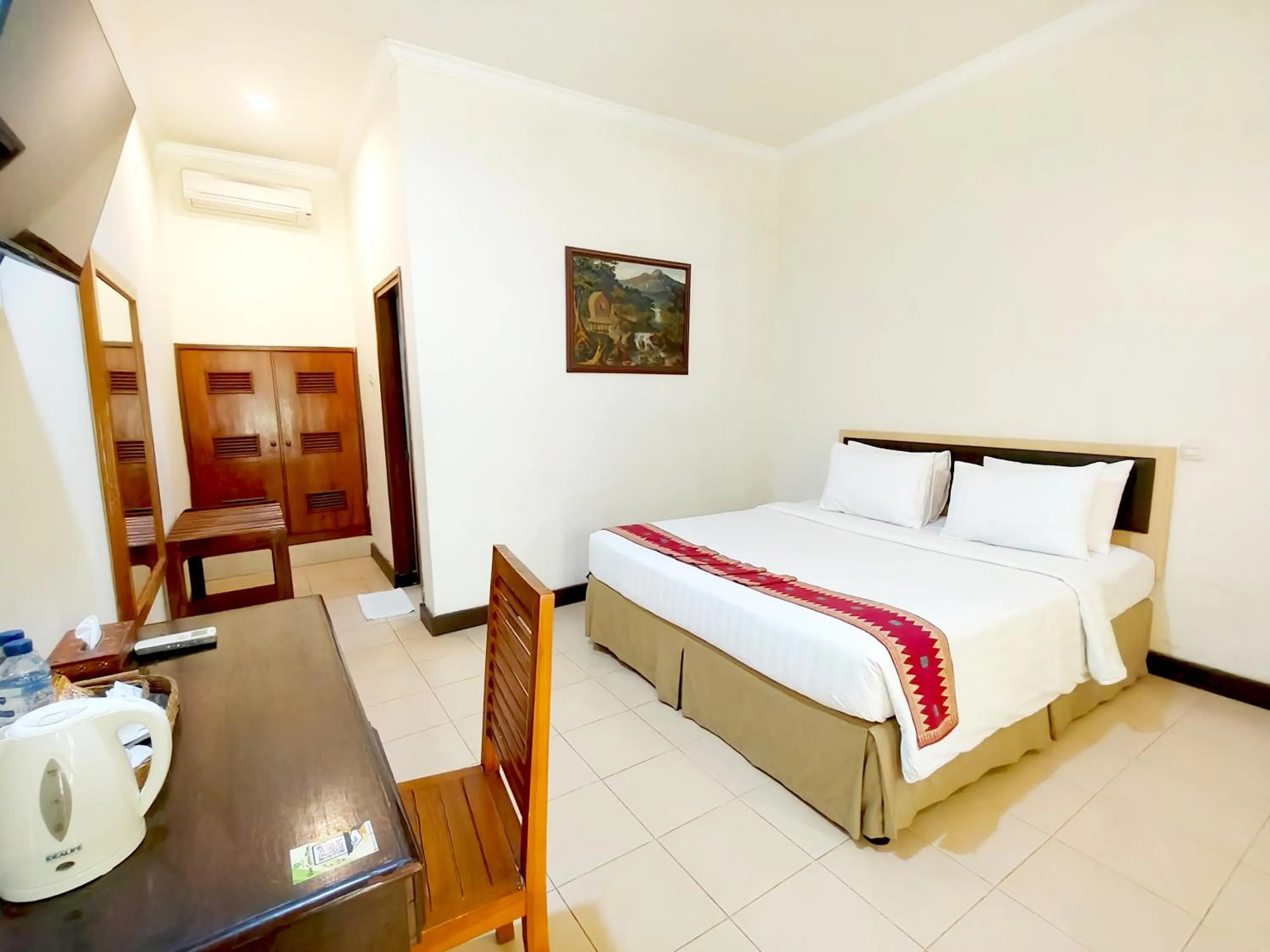 Bedroom, Bed in Lombok Garden Hotel