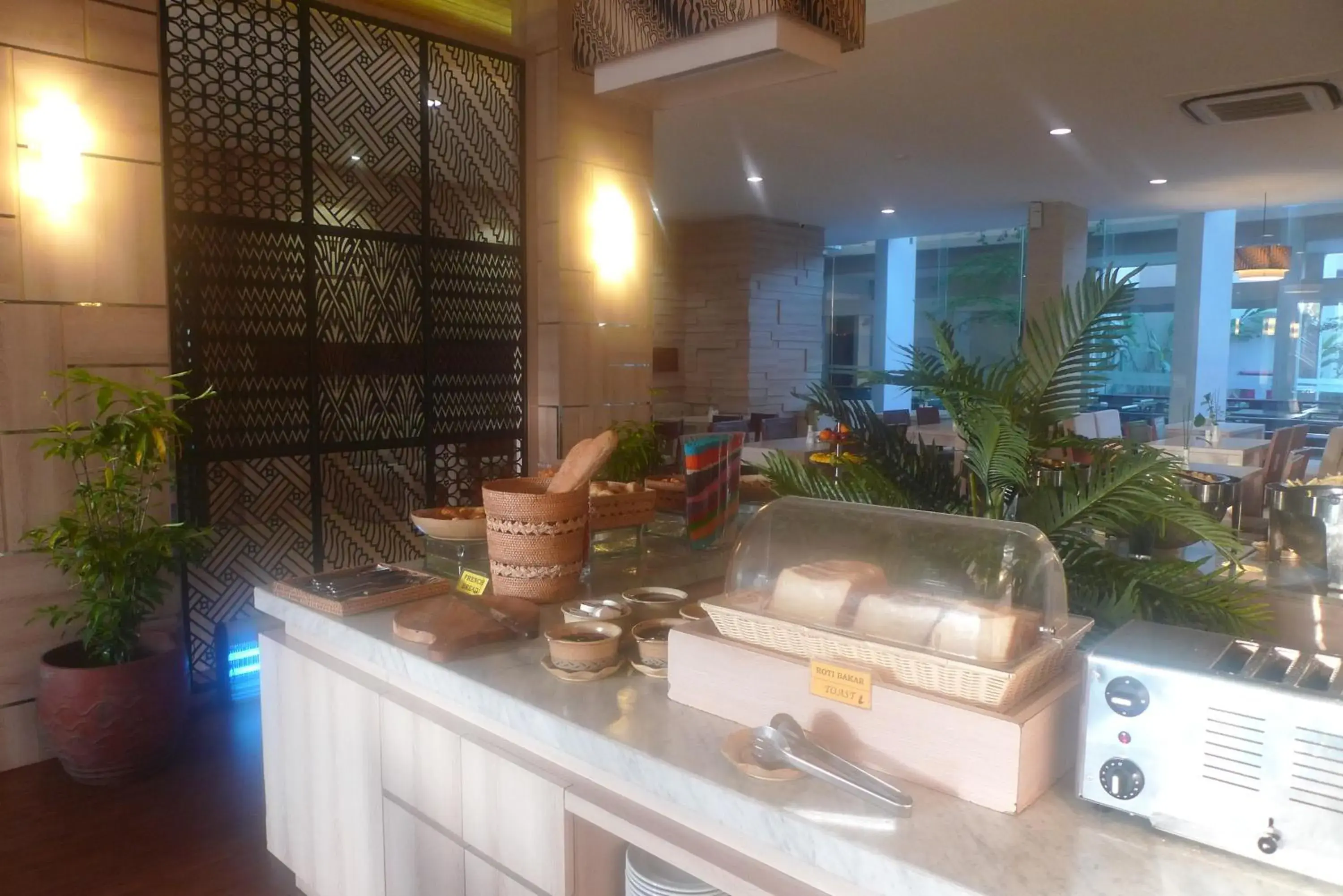 Breakfast in Lombok Raya Hotel Breakfast in Lombok Raya Hotel