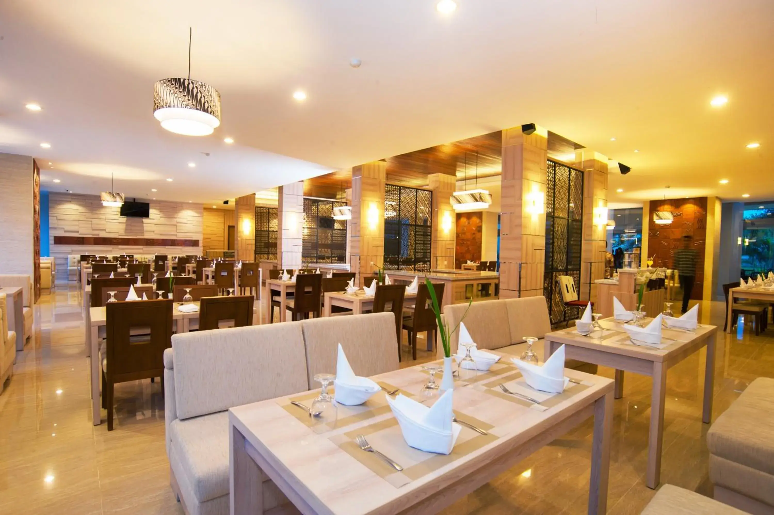 Restaurant/places to eat in Lombok Raya Hotel Restaurant/places to eat in Lombok Raya Hotel