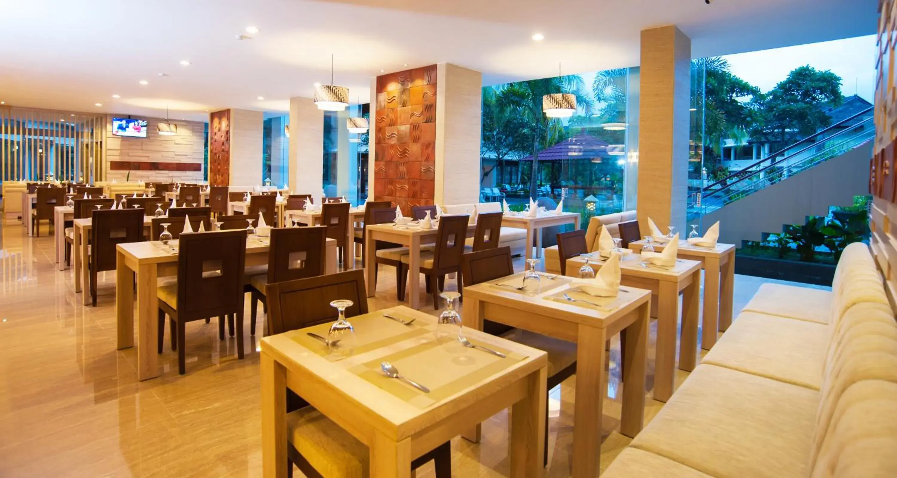 Restaurant/places to eat in Lombok Raya Hotel Restaurant/places to eat in Lombok Raya Hotel