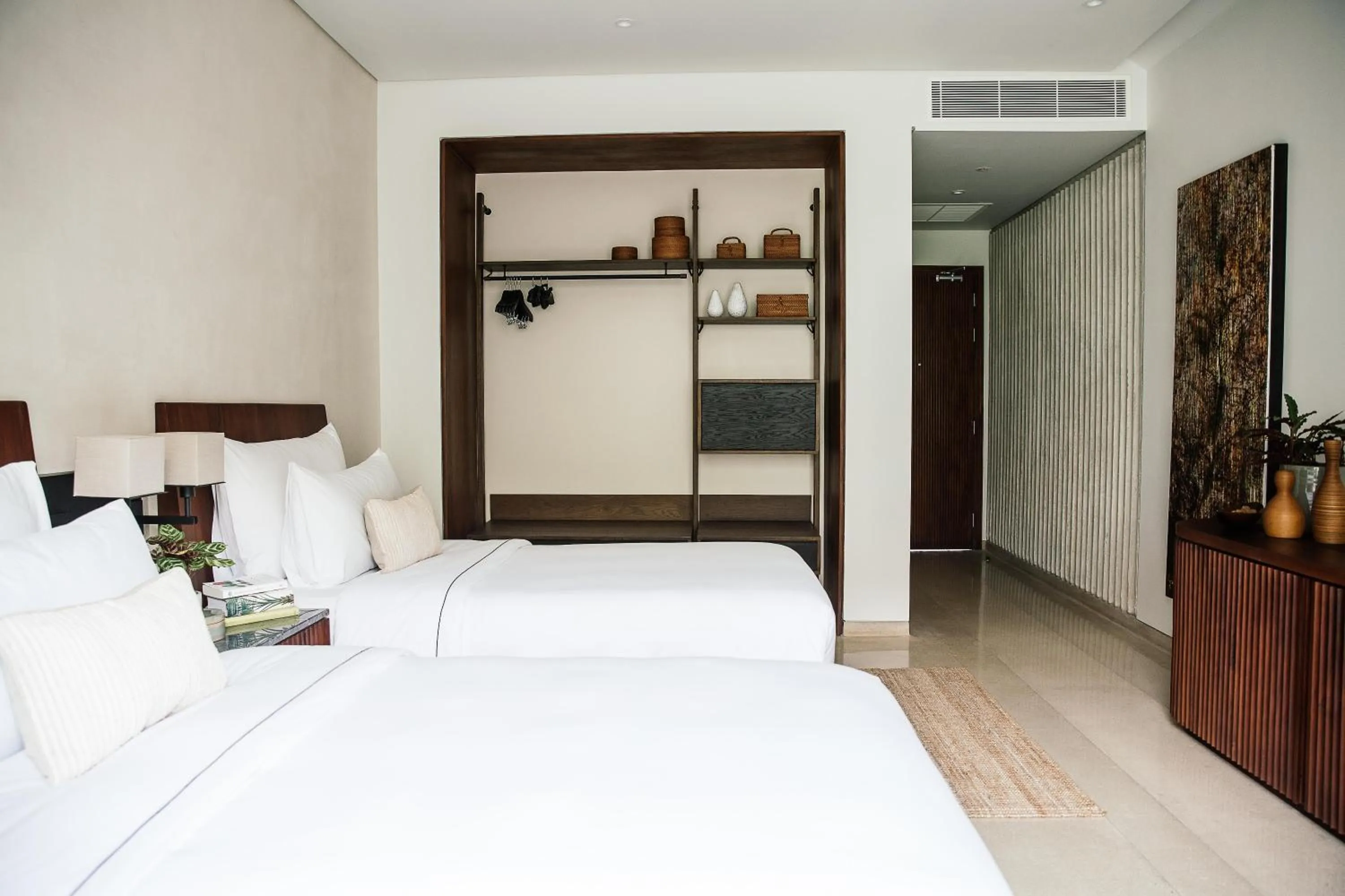 Photo of the whole room, Bed in Treeline Urban Resort
