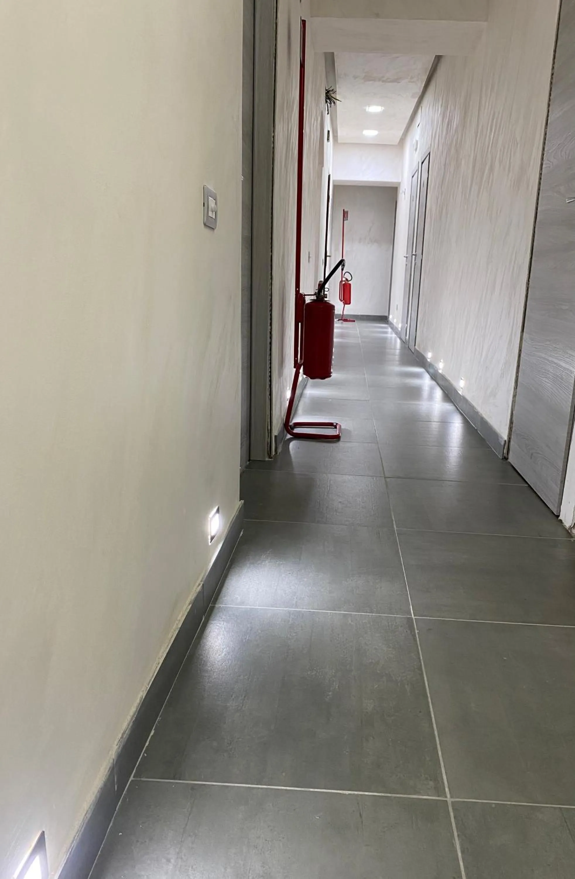 Restaurant/places to eat in Hotel Poker