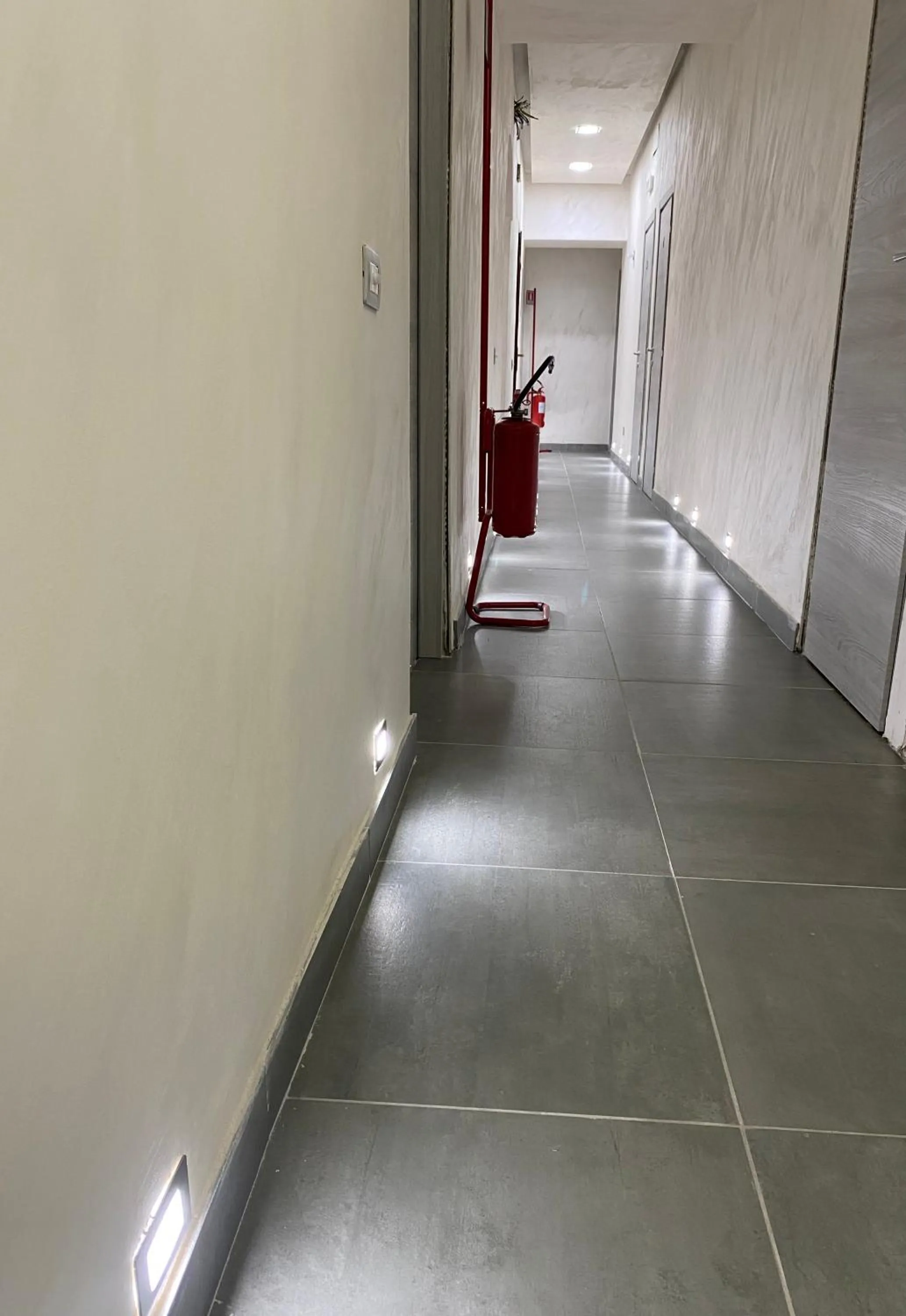 Restaurant/places to eat in Hotel Poker