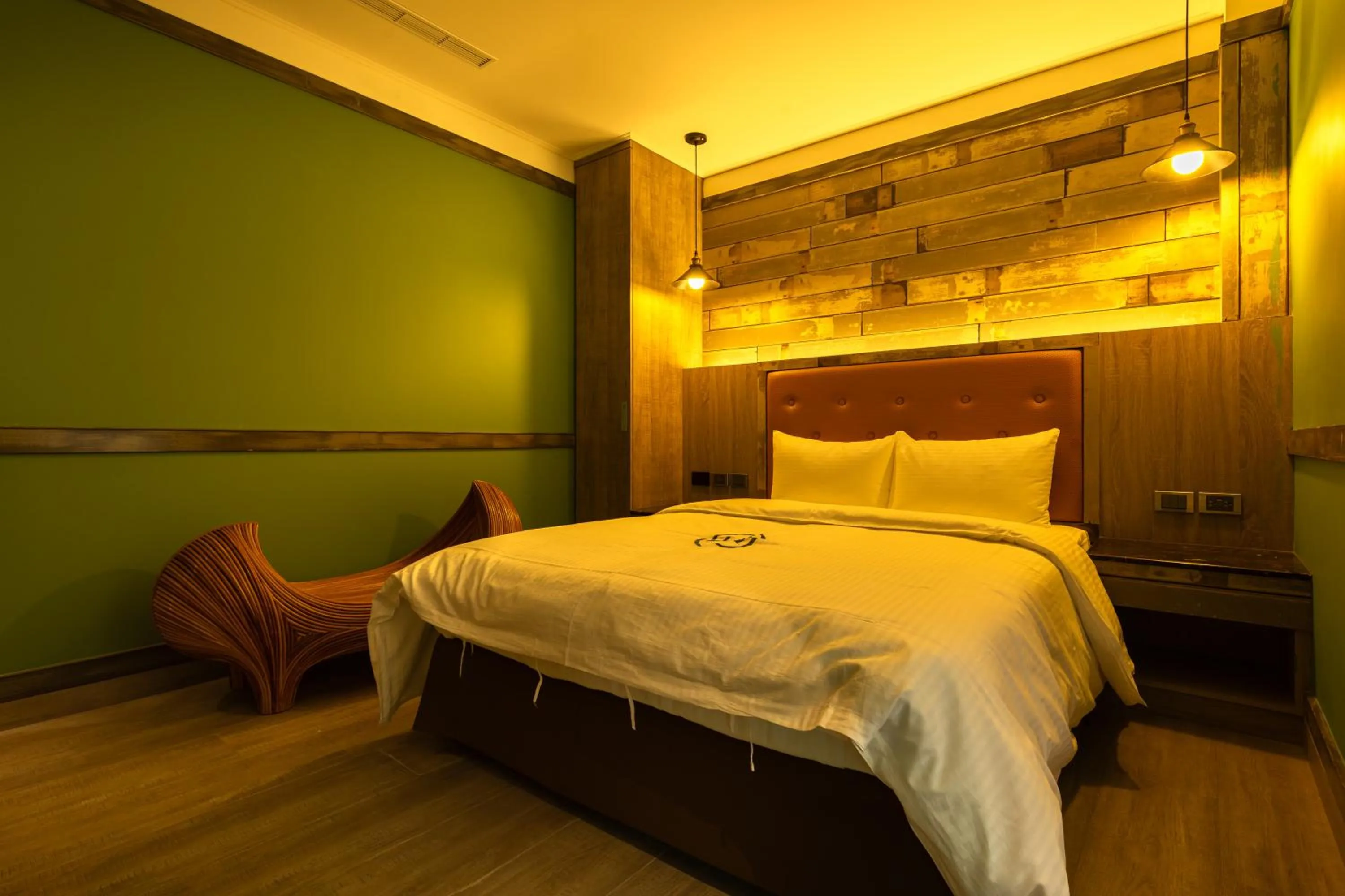 King Room in 露夏旅社 l 納康商旅 l 智能入住 l 鄰近花園夜市